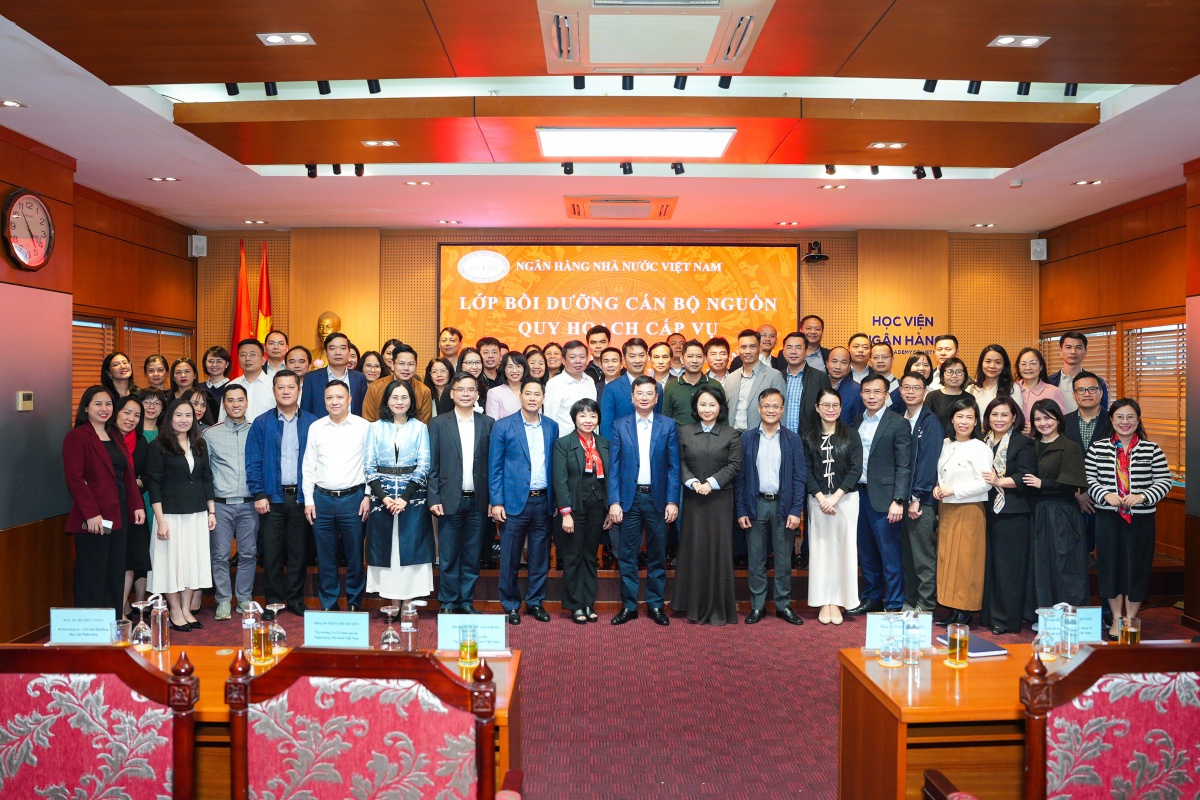 NHNN bồi dưỡng chuyên đề về chính sách tiền tệ cho cán bộ nguồn quy hoạch cấp Vụ NHNN bồi dưỡng chuyên đề về chính sách tiền tệ cho cán bộ nguồn quy hoạch cấp Vụ