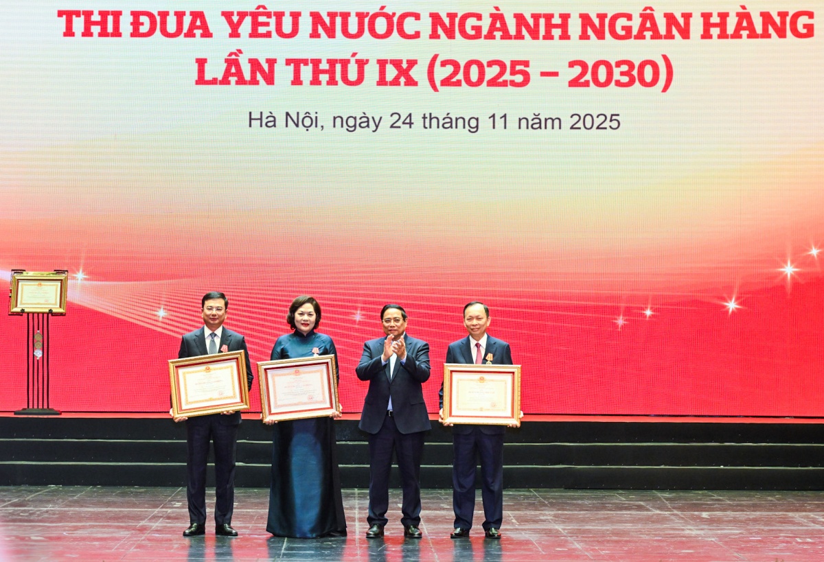 Ngành Ngân hàng thi đua đổi mới, sáng tạo, tiên phong cùng đất nước bước vào kỷ nguyên mới Ngành Ngân hàng thi đua đổi mới, sáng tạo, tiên phong cùng đất nước bước vào kỷ nguyên mới