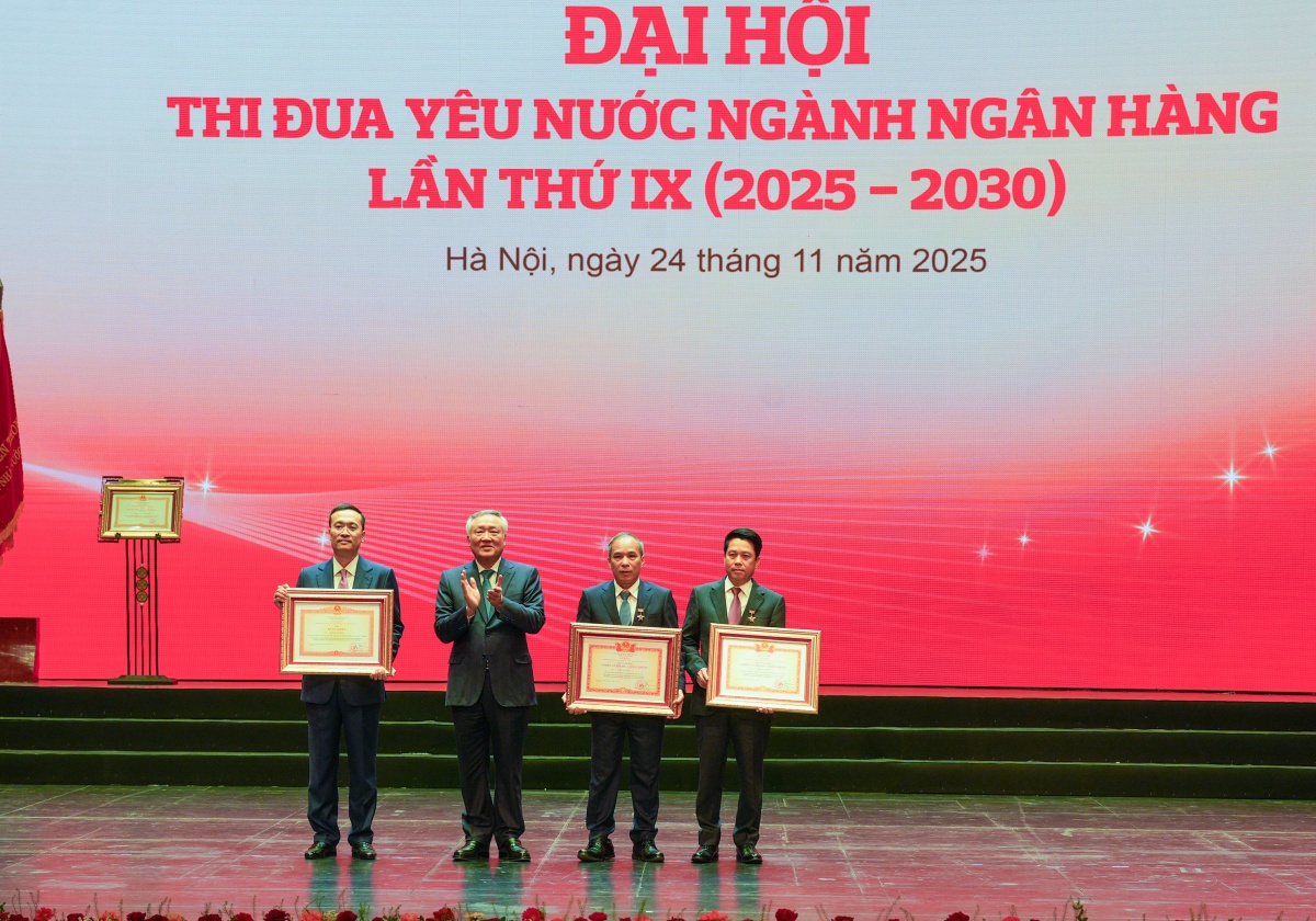 Ngành Ngân hàng thi đua đổi mới, sáng tạo, tiên phong cùng đất nước bước vào kỷ nguyên mới Ngành Ngân hàng thi đua đổi mới, sáng tạo, tiên phong cùng đất nước bước vào kỷ nguyên mới