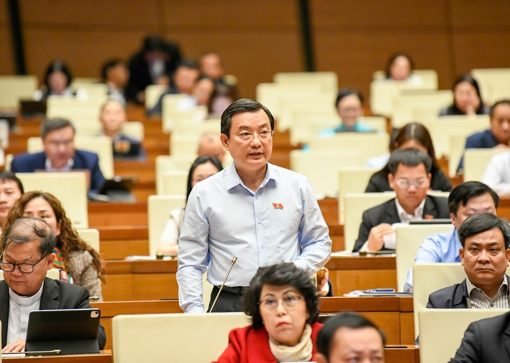 Thể chế hóa kịp thời để báo chí phát triển nhân văn, chuyên nghiệp, hiện đại Thể chế hóa kịp thời để báo chí phát triển nhân văn, chuyên nghiệp, hiện đại