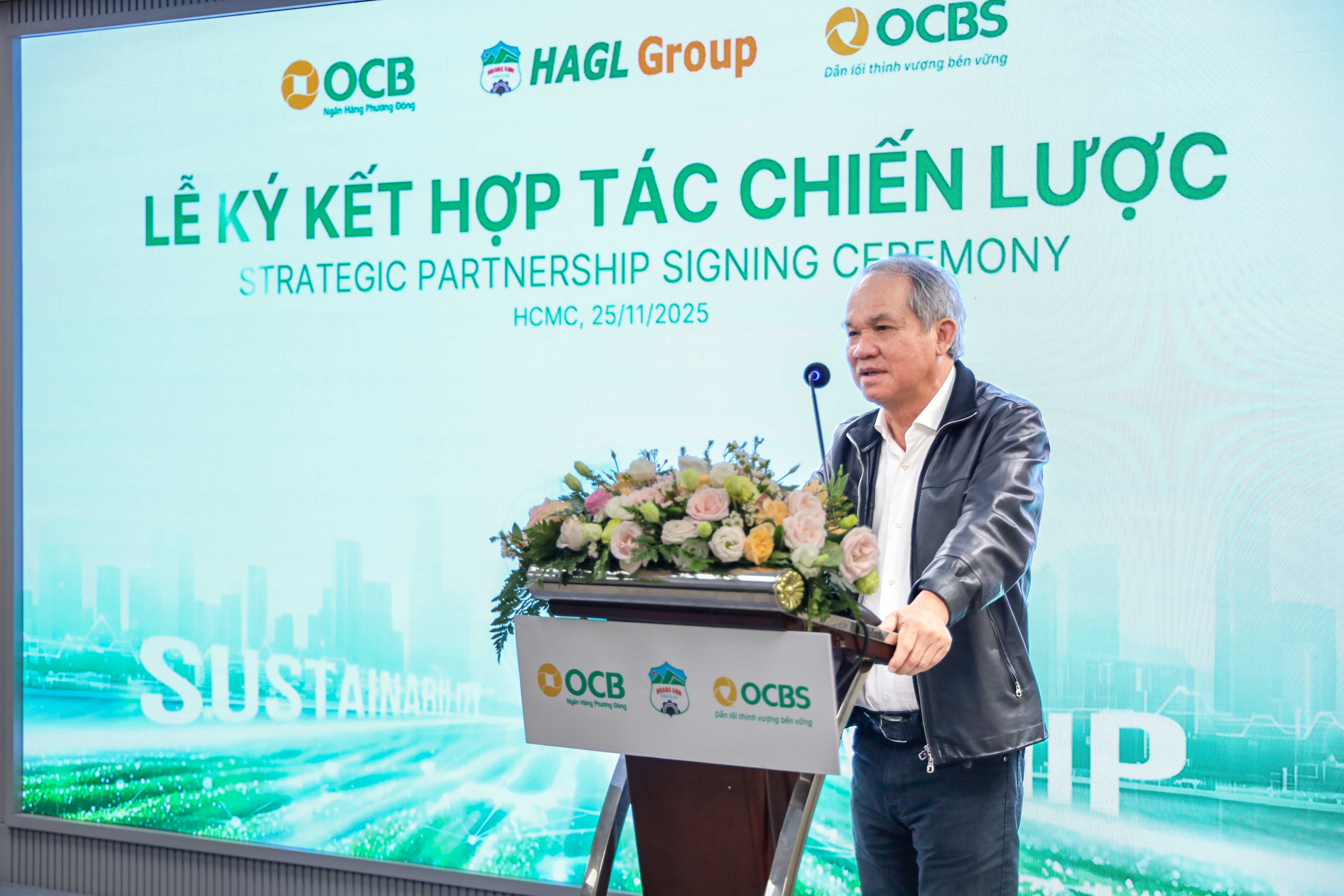 Ông Đoàn Nguyên Đức – Chủ tịch HĐQT HAGL phát biểu tại sự ký kết. Ông Đoàn Nguyên Đức – Chủ tịch HĐQT HAGL phát biểu tại sự ký kết.
