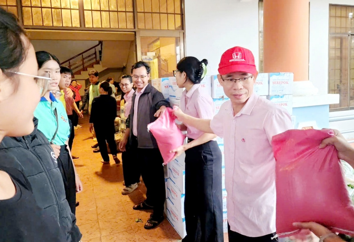 undefined Ngân hàng Chính sách xã hội Đắk Lắk kịp thời hỗ trợ người dân vùng bão lũ