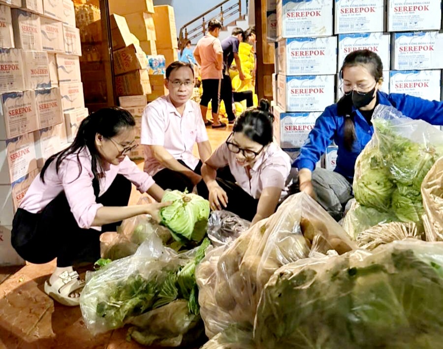 undefined Ngân hàng Chính sách xã hội Đắk Lắk kịp thời hỗ trợ người dân vùng bão lũ