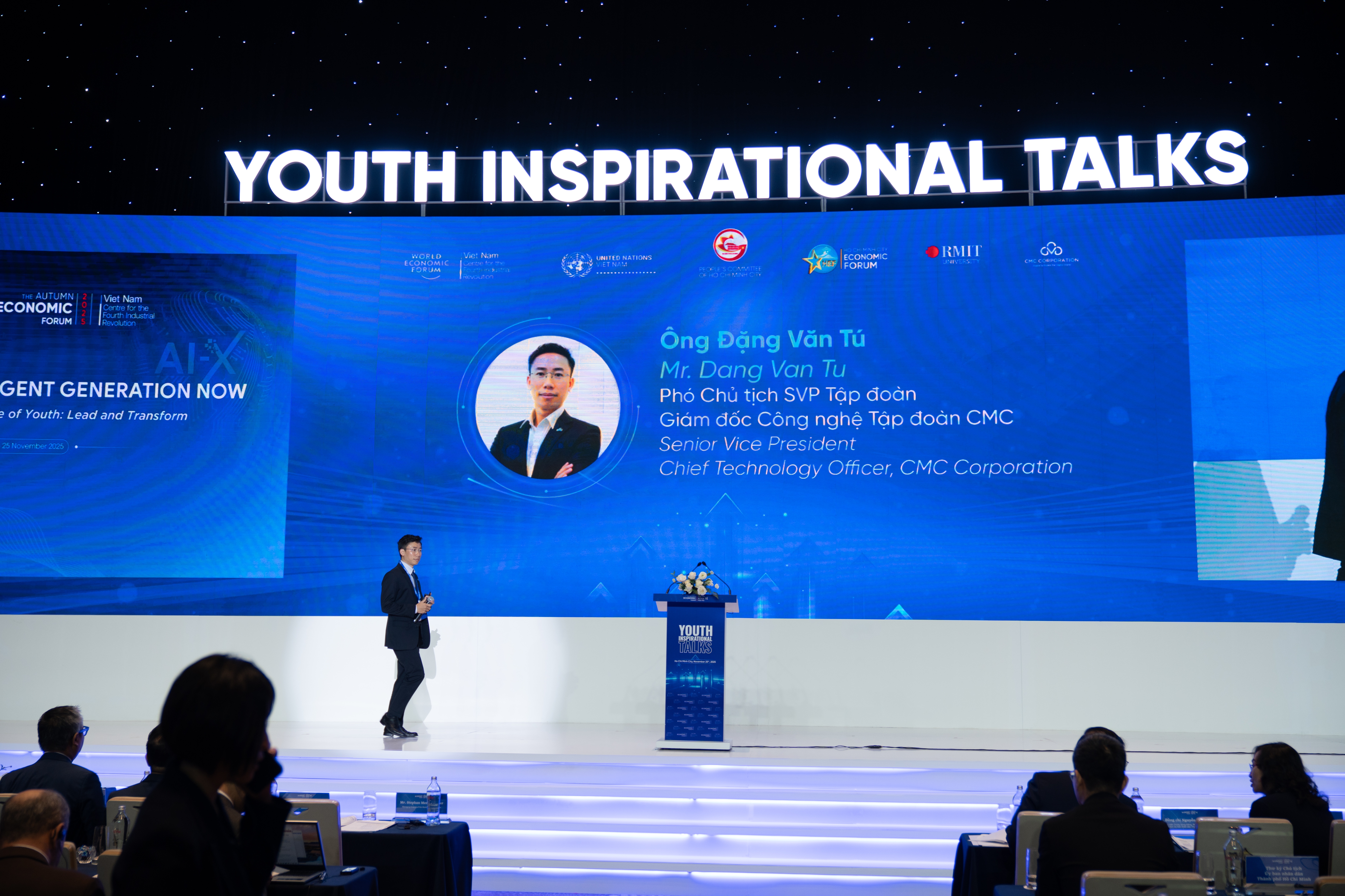 SVP/CTO Đặng Văn Tú truyền cảm hứng với chủ đề “AI cho mọi người và vai trò của giới trẻ trong việc dẫn dắt chuyển đổi”