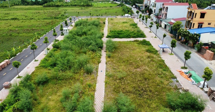 Một số khu vực ngoại thành Hà Nội có mức giá đất mới tăng cao nhất lên tới 26%. Một số khu vực ngoại thành Hà Nội có mức giá đất mới tăng cao nhất lên tới 26%.