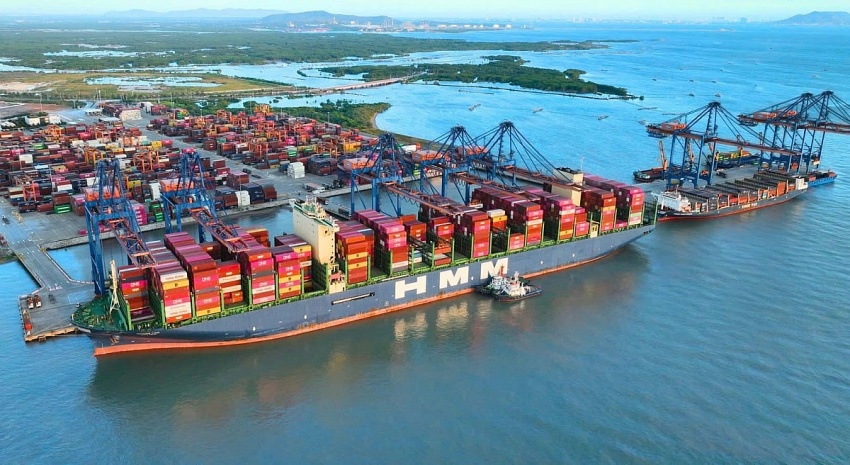 Hướng tới phát triển hệ thống cảng biển, logistics xanh, thông minh