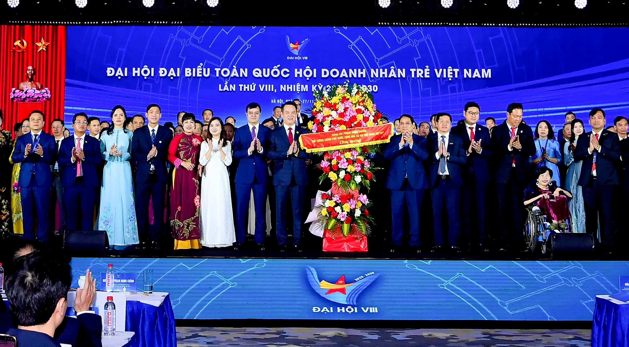 Thủ tướng dự Đại hội đại biểu toàn quốc Hội Doanh nhân trẻ Việt Nam lần thứ VIII - Ảnh: VGP/Nhật Bắc Thủ tướng dự Đại hội đại biểu toàn quốc Hội Doanh nhân trẻ Việt Nam lần thứ VIII - Ảnh: VGP/Nhật Bắc