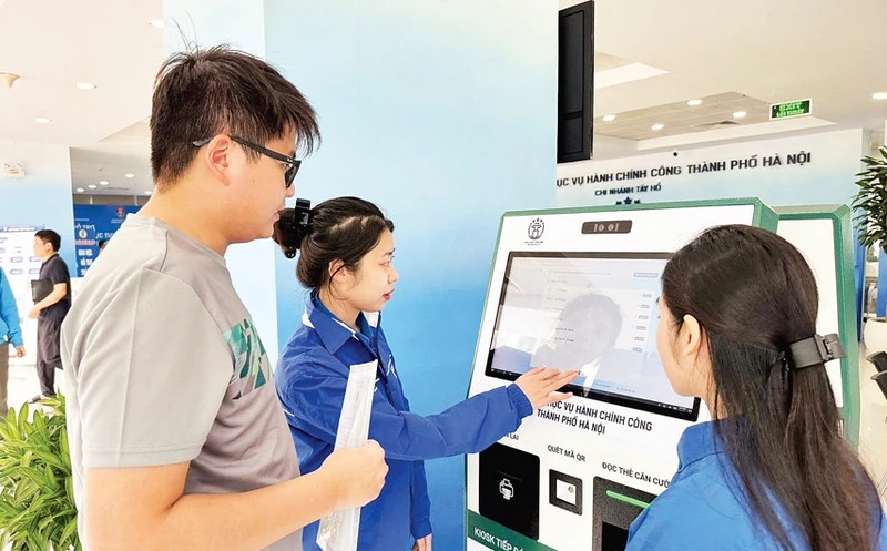 Hoạt động tuyên truyền, hướng dẫn và hỗ trợ doanh nghiệp sử dụng dịch vụ công trực tuyến toàn trình sẽ được đẩy mạnh để bảo đảm hiệu quả thực thi Hoạt động tuyên truyền, hướng dẫn và hỗ trợ doanh nghiệp sử dụng dịch vụ công trực tuyến toàn trình sẽ được đẩy mạnh để bảo đảm hiệu quả thực thi