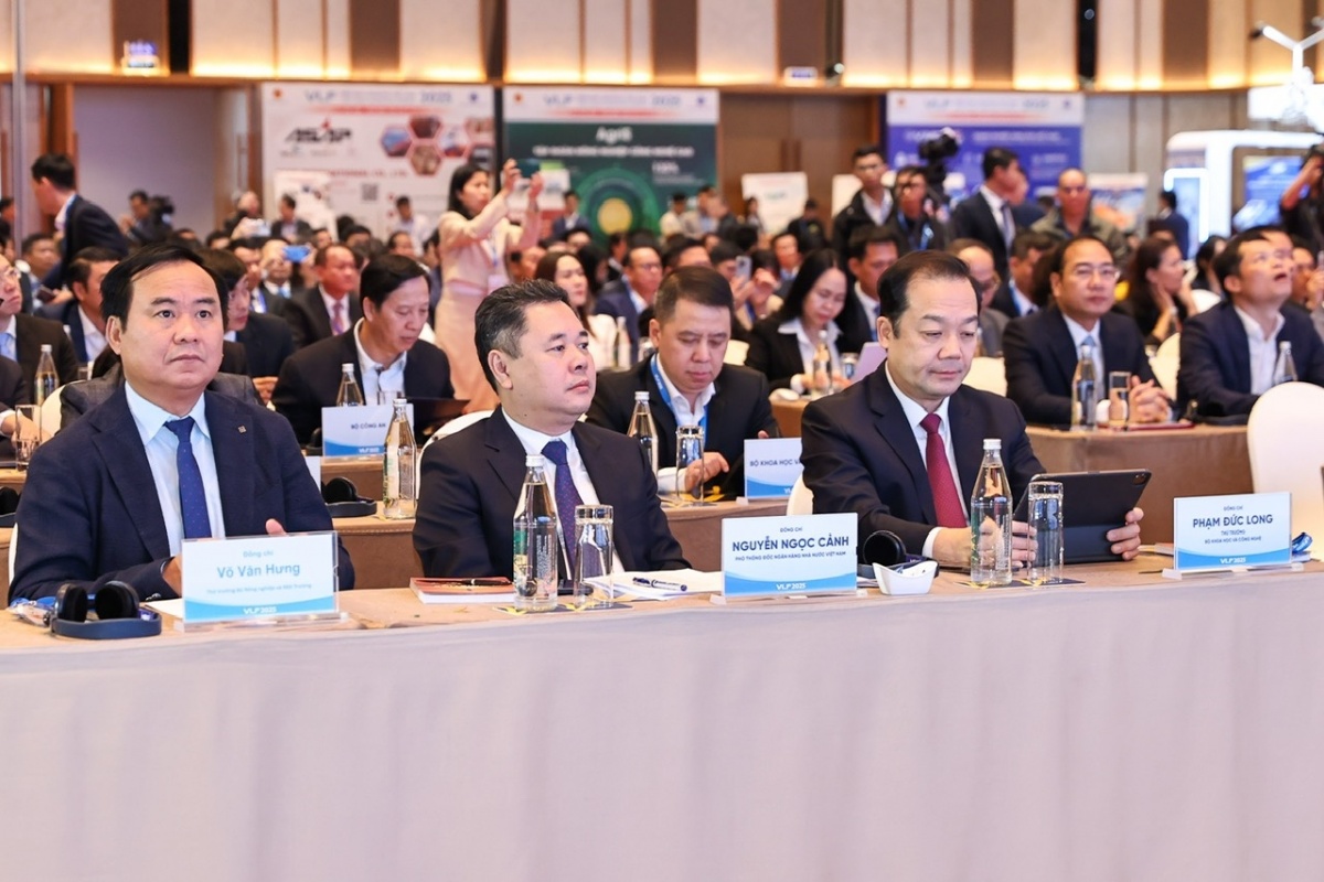 Phó Thống đốc NHNN Nguyễn Ngọc Cảnh và các đại biểu dự Diễn đàn Logistics Việt Nam 2025 Phó Thống đốc NHNN Nguyễn Ngọc Cảnh và các đại biểu dự Diễn đàn Logistics Việt Nam 2025