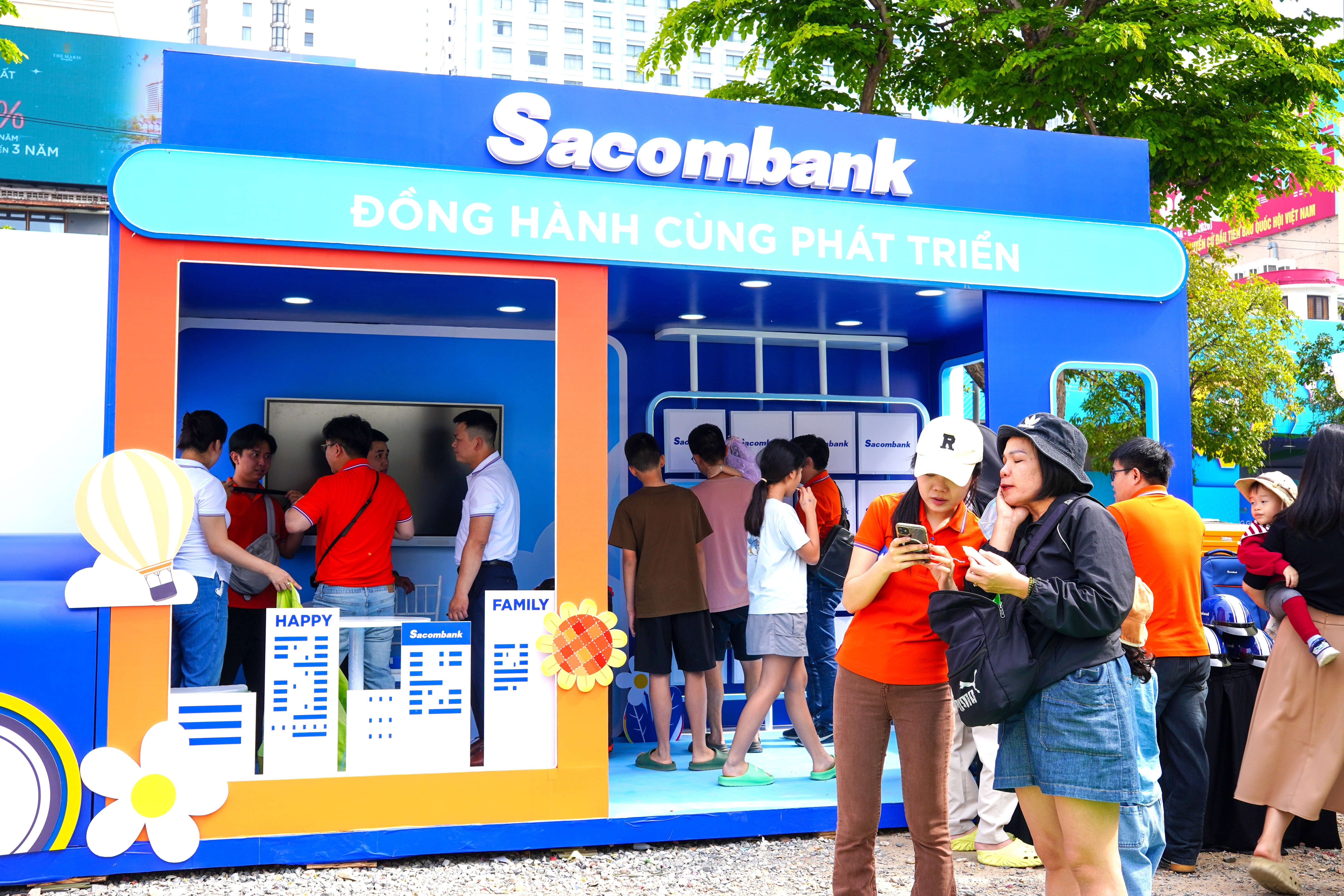 Sacombank đồng hành cùng Sundate Festival 2025 mang đến không gian gắn kết gia đình tại Vương Quốc Mặt Trời Sacombank đồng hành cùng Sundate Festival 2025 mang đến không gian gắn kết gia đình tại Vương Quốc Mặt Trời