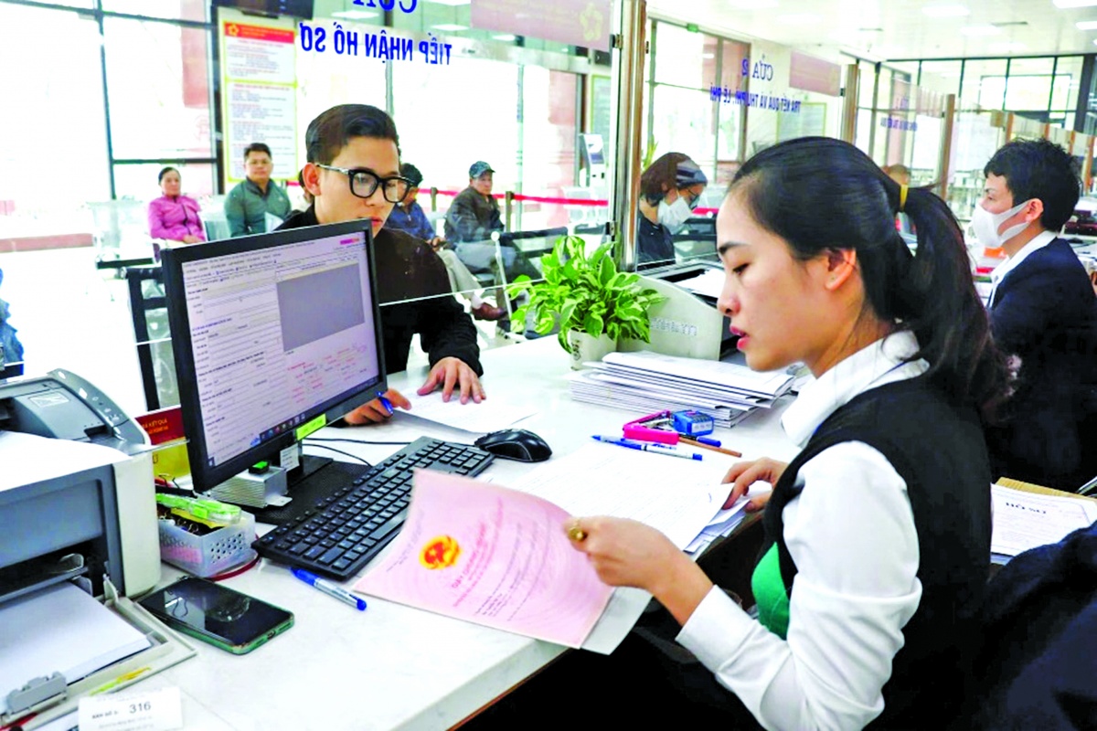 Cân nhắc xây dựng thí điểm mô hình trung tâm giao dịch bất động sản và quyền sử dụng đất do nhà nước quản lý