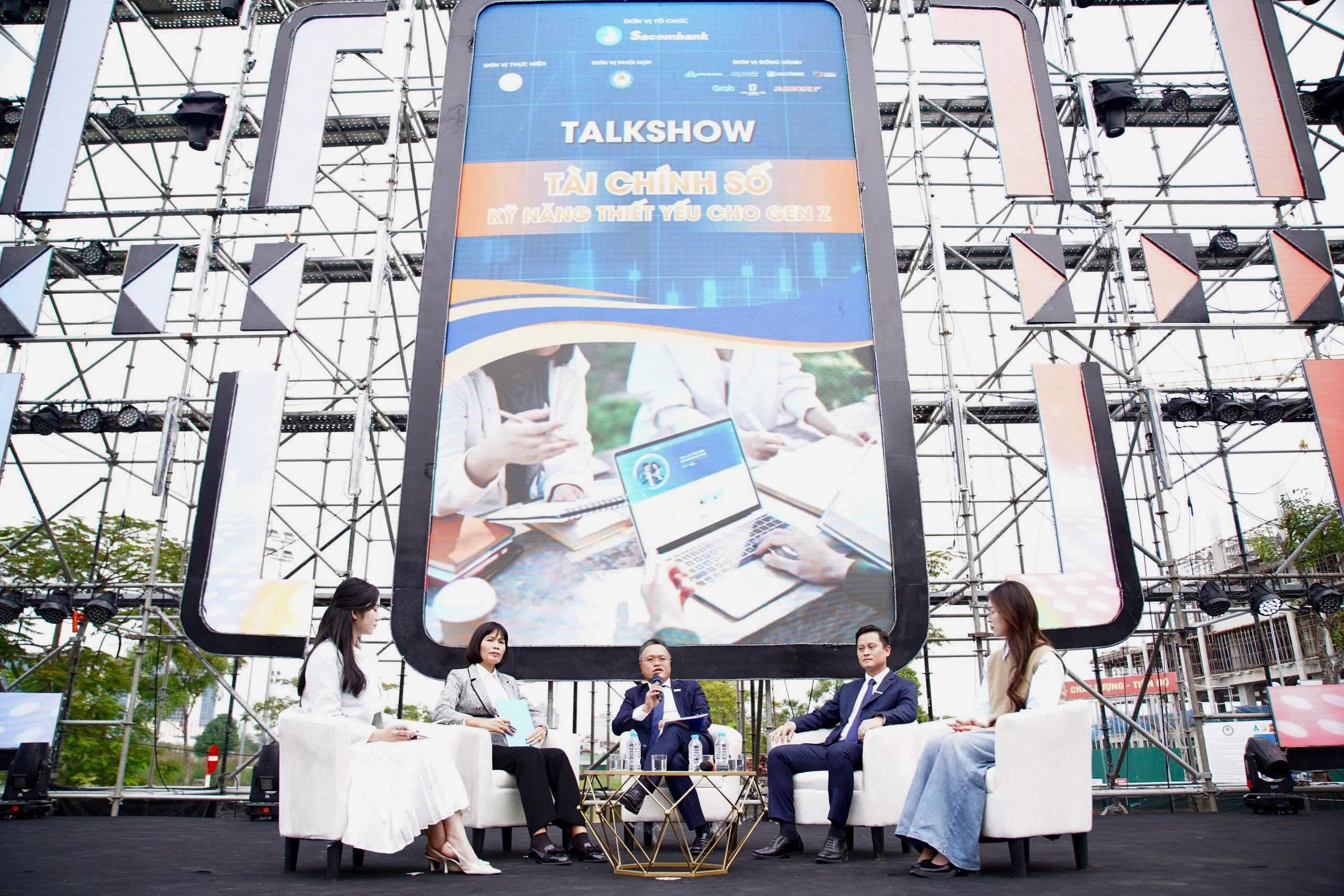 Sacombank cùng thế hệ trẻ lan toả tinh thần “Tài chính thông minh – tương lai bứt phá” qua S-Finfest 2025
