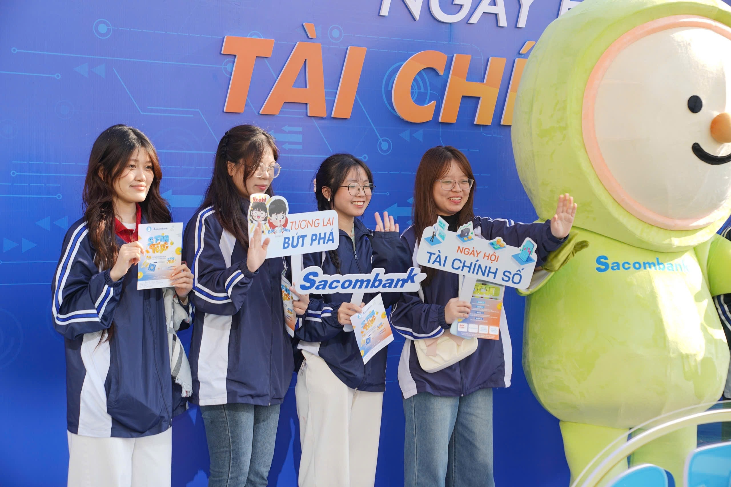 Sacombank cùng thế hệ trẻ lan toả tinh thần “Tài chính thông minh – tương lai bứt phá” qua S-Finfest 2025
