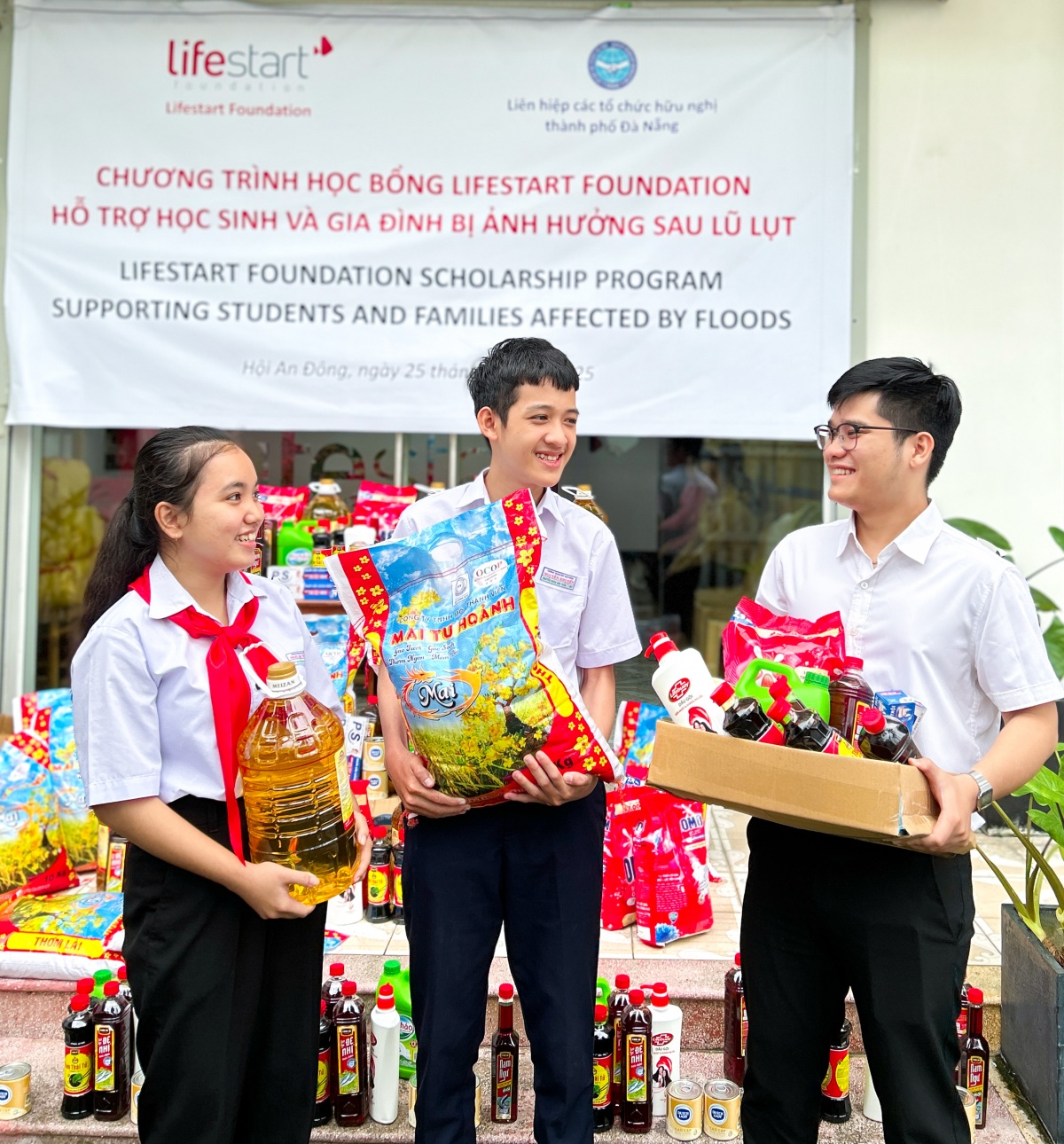Lifestart Foundation hỗ trợ người dân miền Trung khắc phục hậu quả thiên tai