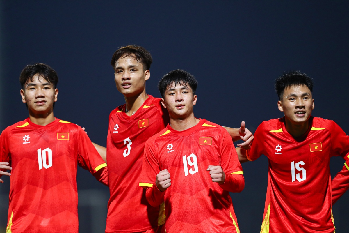 Các cầu thủ U17 Hà Nội như Nguyễn Lực, Mạnh Quân, Hoàng Việt… trong màu áo U17 Việt Nam