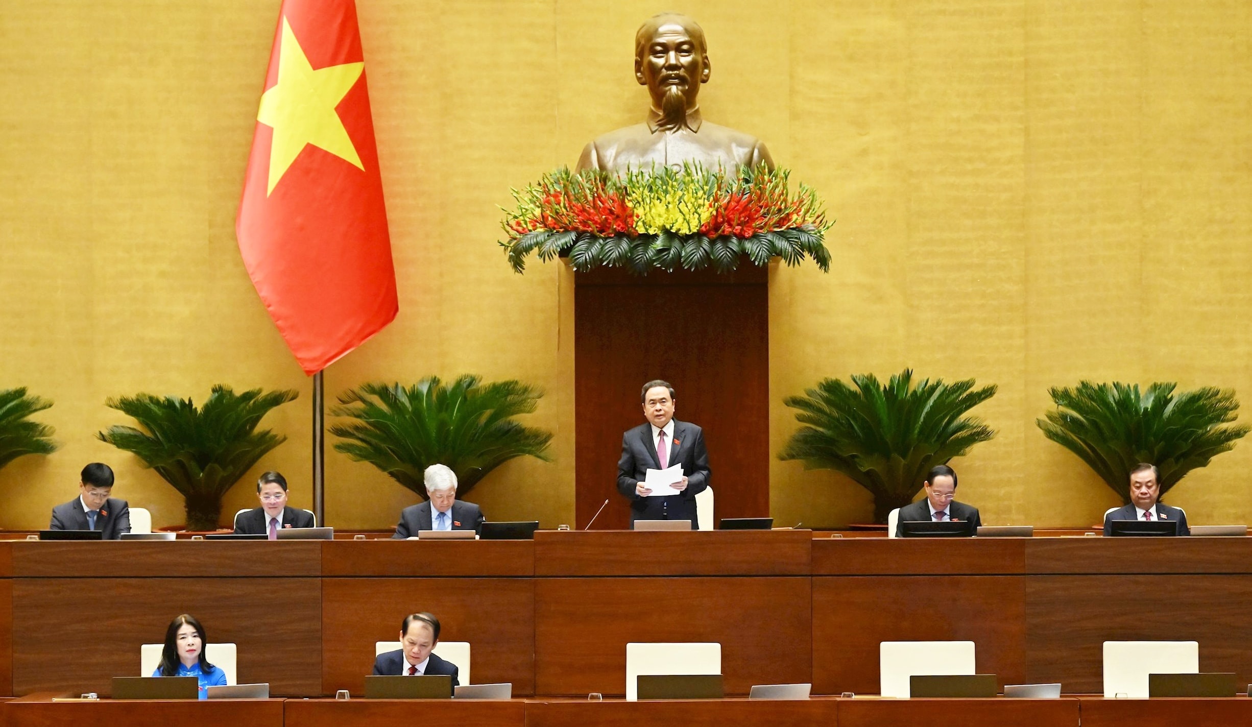 Hành động vì hạnh phúc của Nhân dân trong nhiệm kỳ đầy biến động Hành động vì hạnh phúc của Nhân dân trong nhiệm kỳ đầy biến động