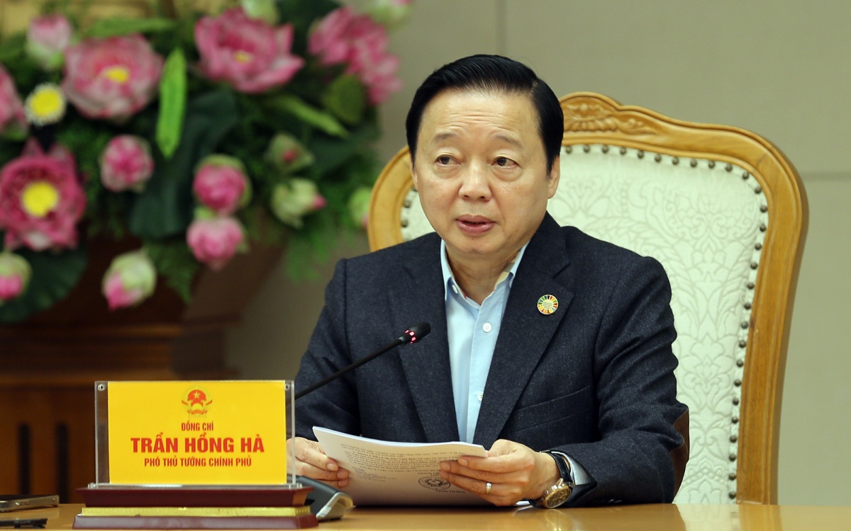 Cho ý kiến chỉ đạo về đơn giản hóa quy trình, thủ tục xét duyệt mua nhà ở xã hội, Phó Thủ tướng Trần Hồng Hà yêu cầu xây dựng bộ hồ sơ đơn giản, rõ ràng và dễ thực hiện - Ảnh: VGP/Minh Khôi