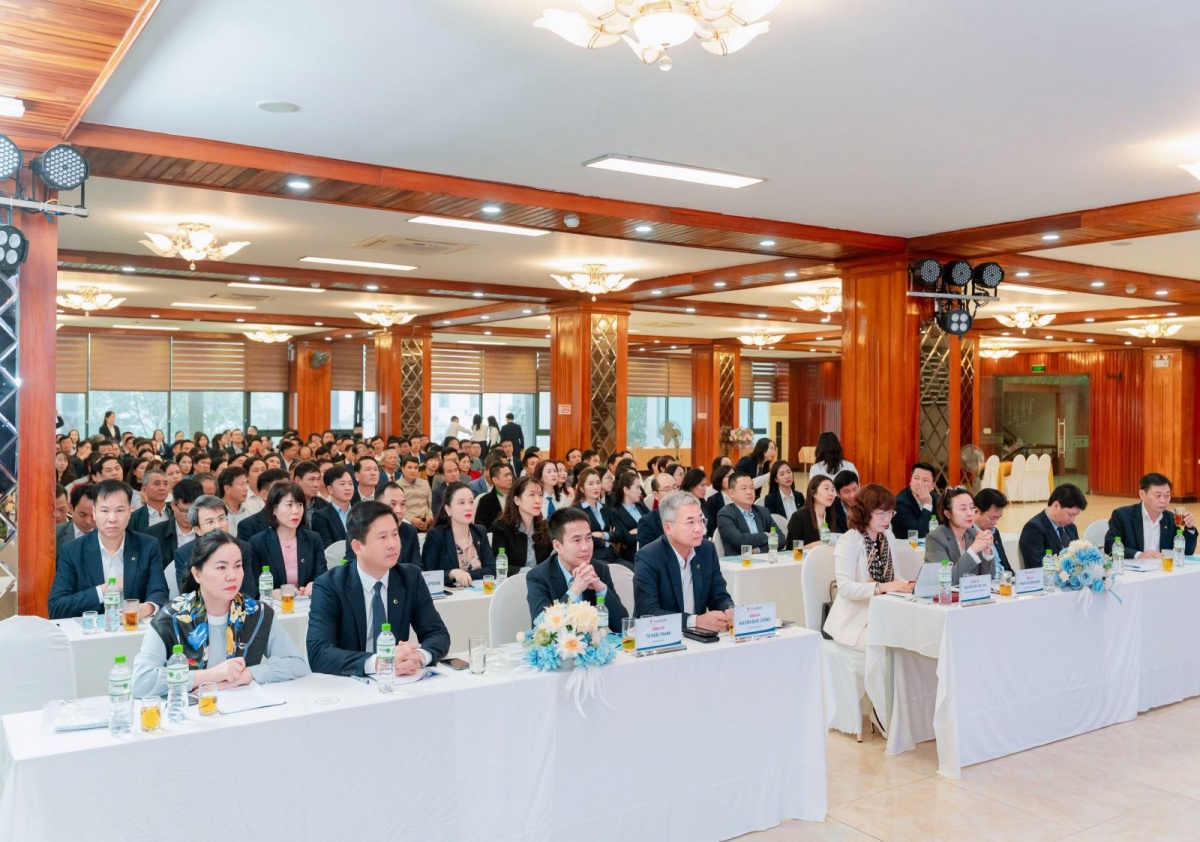 Các đại biểu tham dự Hội nghị Các đại biểu tham dự Hội nghị