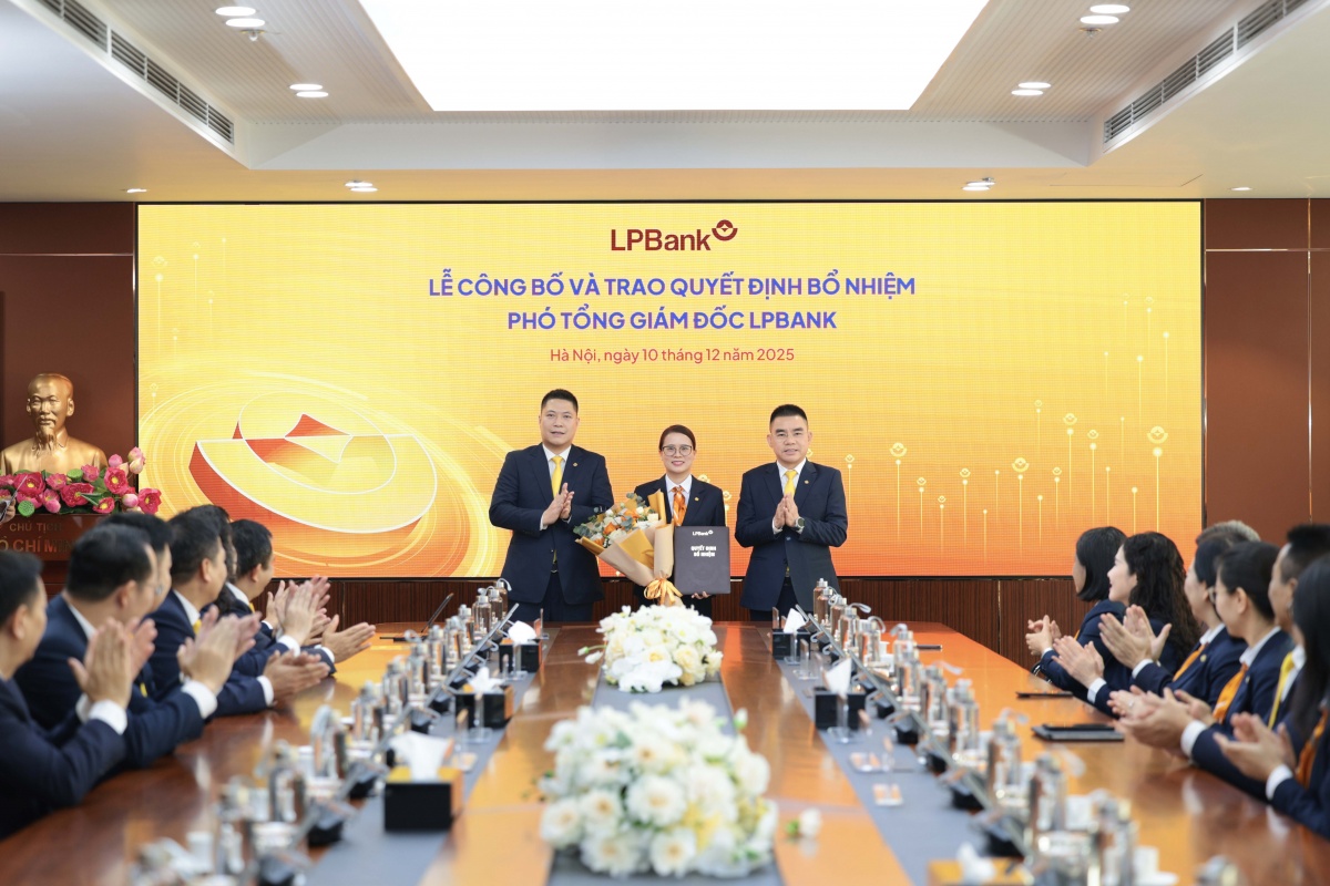 LPBank bổ nhiệm bà Nguyễn Thị Kiều Anh giữ chức Phó Tổng Giám đốc LPBank bổ nhiệm bà Nguyễn Thị Kiều Anh giữ chức Phó Tổng Giám đốc