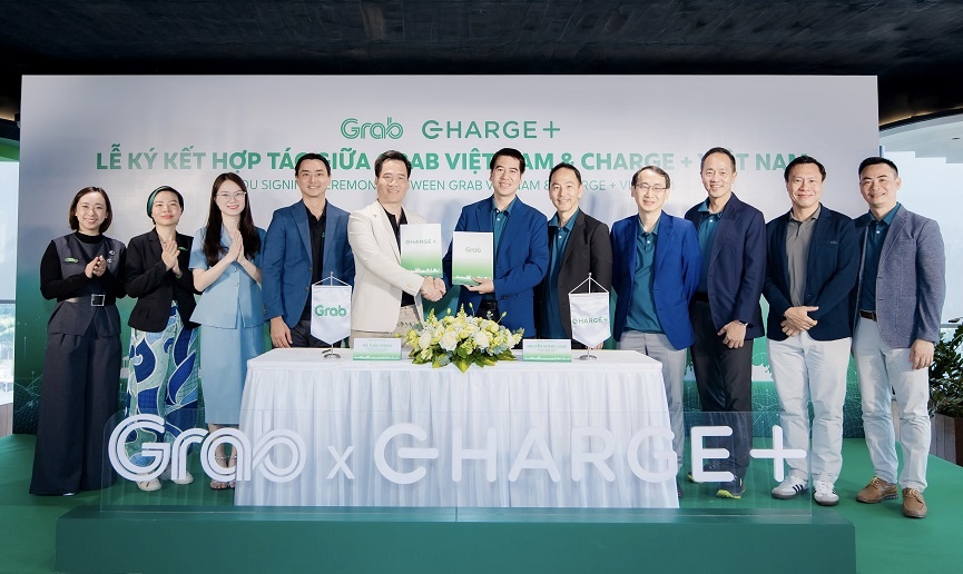 Đại diện Grab và ký thoả thuận hợp tác Đại diện Grab và ký thoả thuận hợp tác