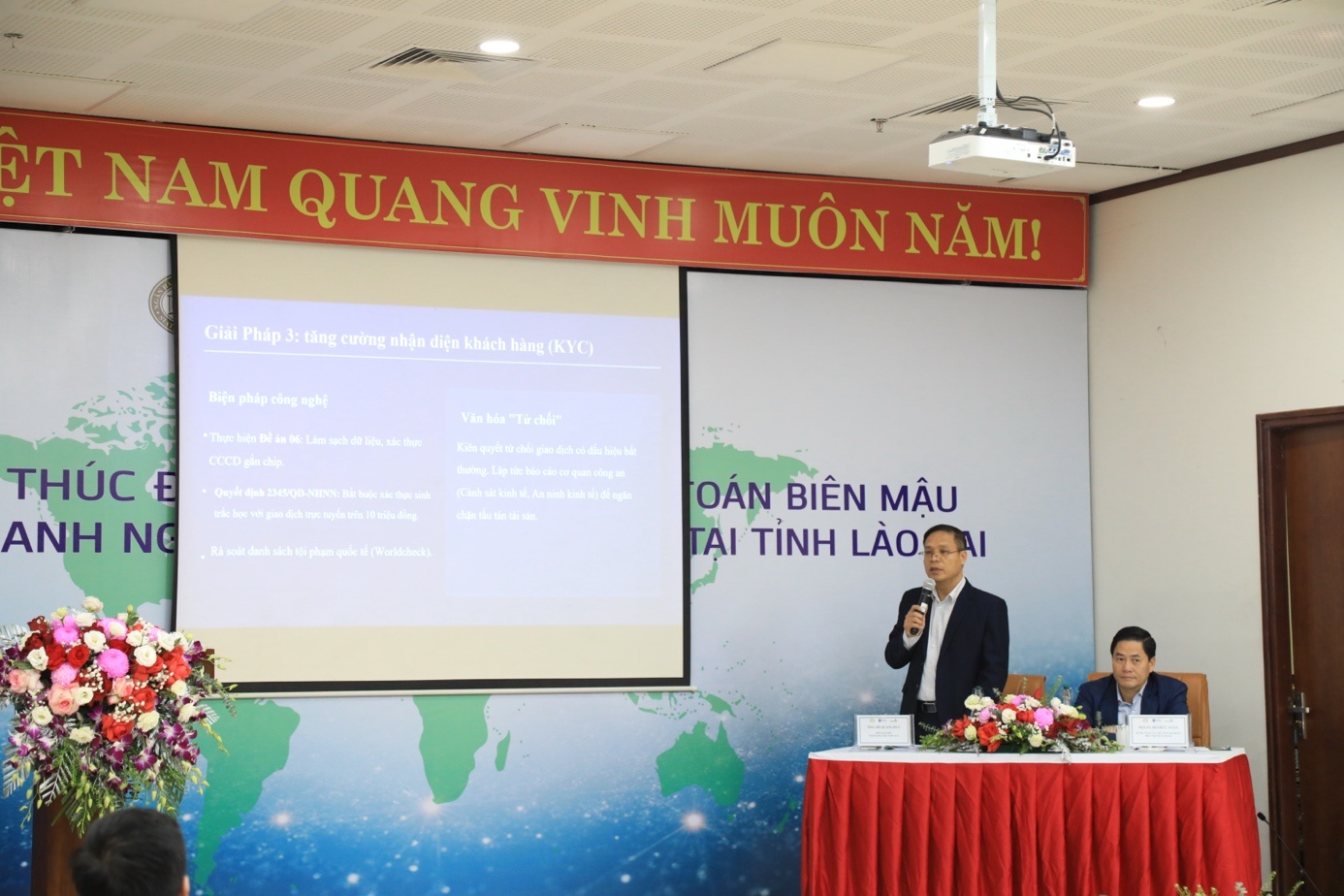 Thúc đẩy hoạt động thanh toán biên mậu tại Lào Cai