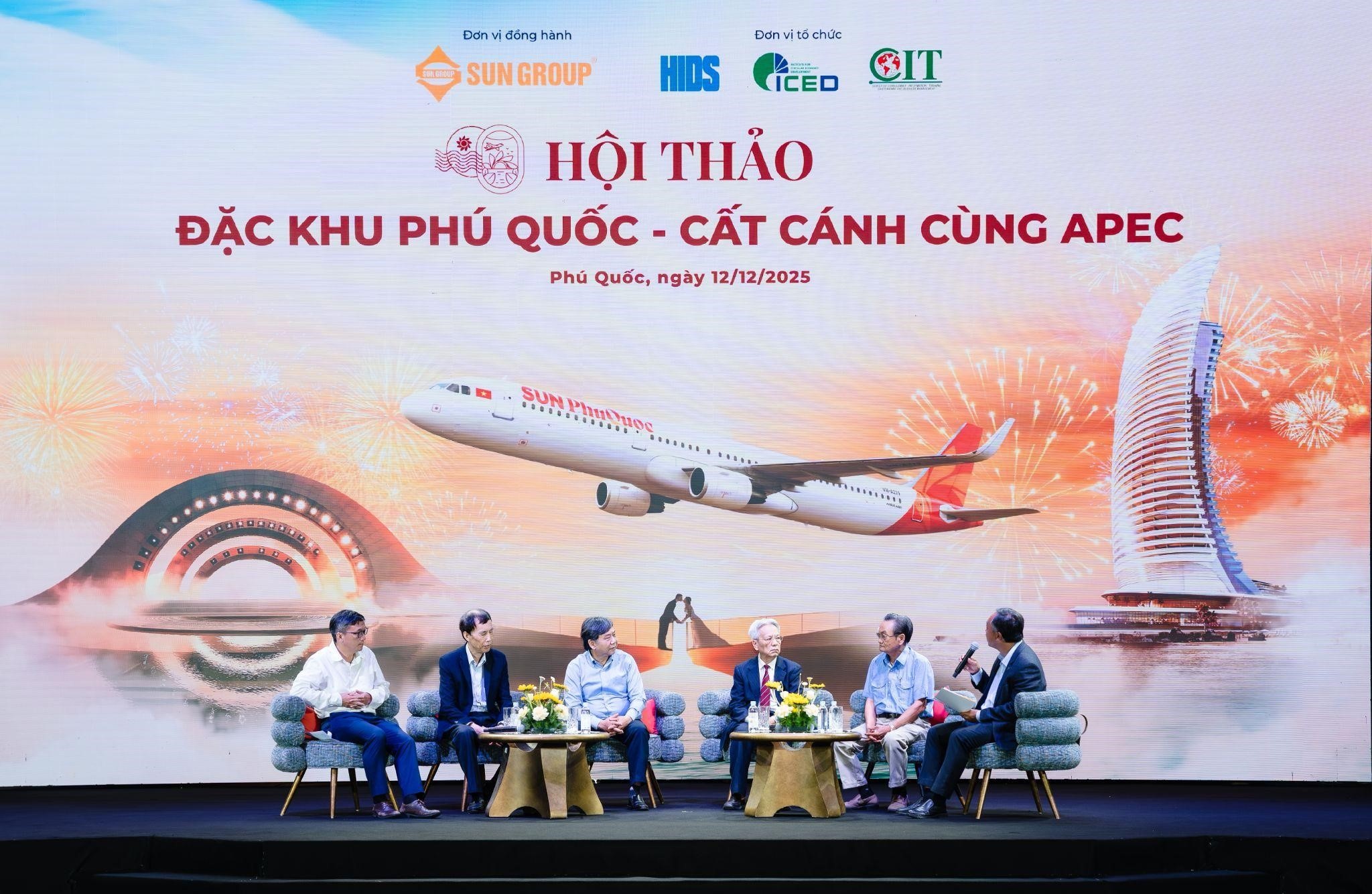 Hội thảo “Đặc khu Phú Quốc - Cất cánh cùng APEC” diễn ra tại Trung tâm hội nghị Sun Signature Gallery, Phú Quốc