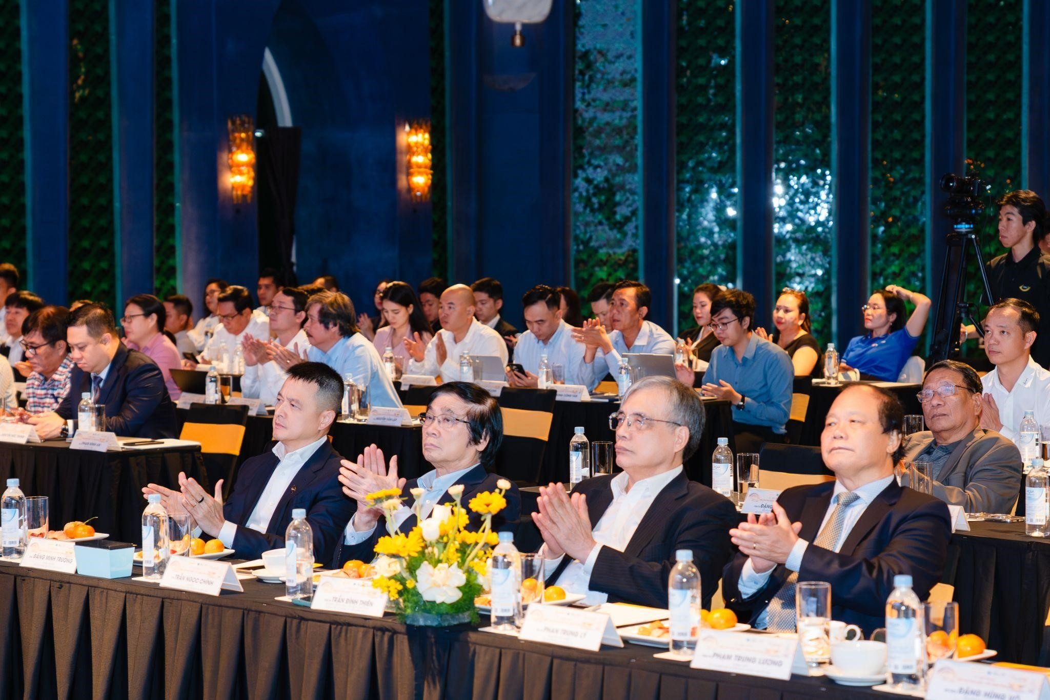 Các chuyên gia hàng đầu trong các lĩnh vực tham dự tại hội thảo