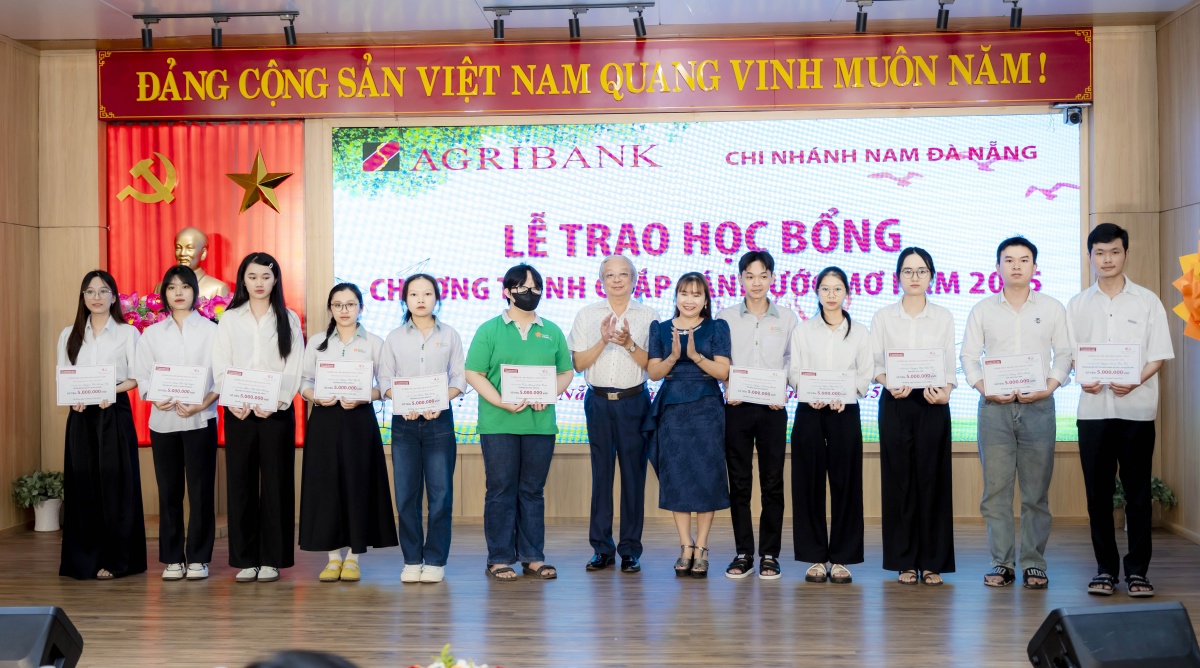 “Chắp cánh ước mơ” góp phần gieo những hạt mầm tri thức “Chắp cánh ước mơ” góp phần gieo những hạt mầm tri thức