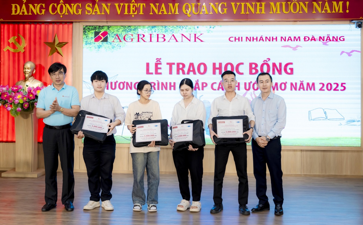 “Chắp cánh ước mơ” góp phần gieo những hạt mầm tri thức “Chắp cánh ước mơ” góp phần gieo những hạt mầm tri thức