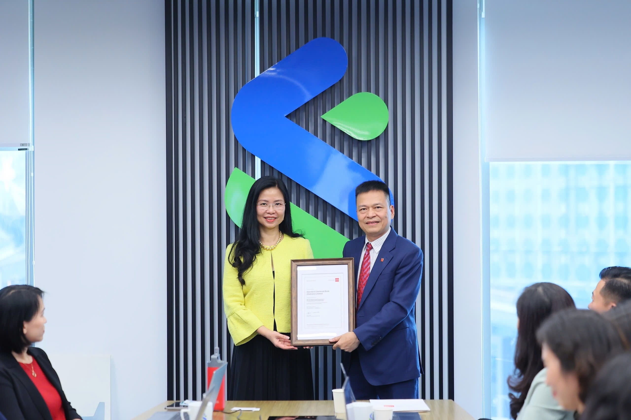 Standard Chartered Việt Nam được công nhận là Tổ chức đạt chuẩn quốc tế ACCA