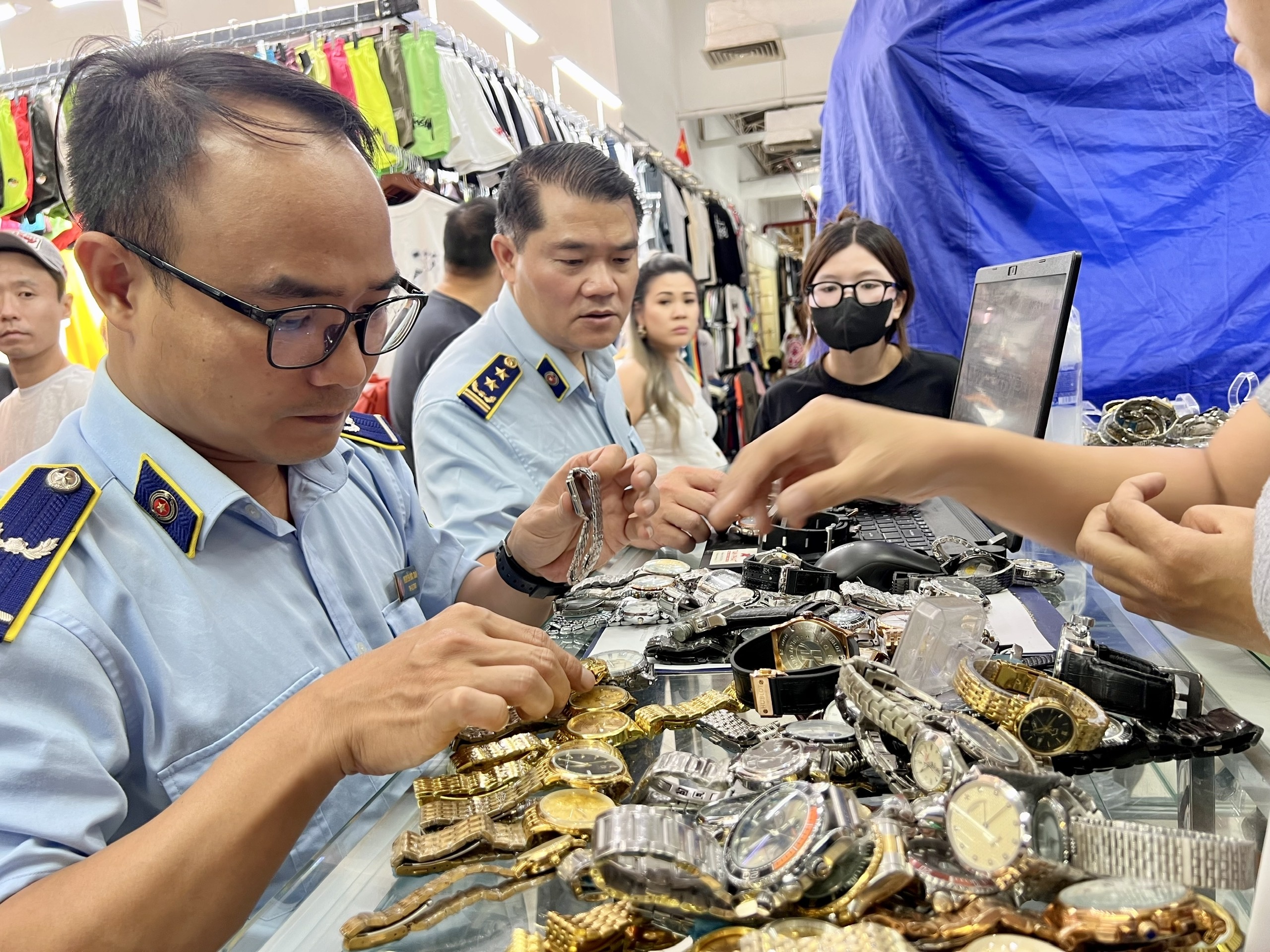 Lo trở thành “điểm nóng” hàng giả