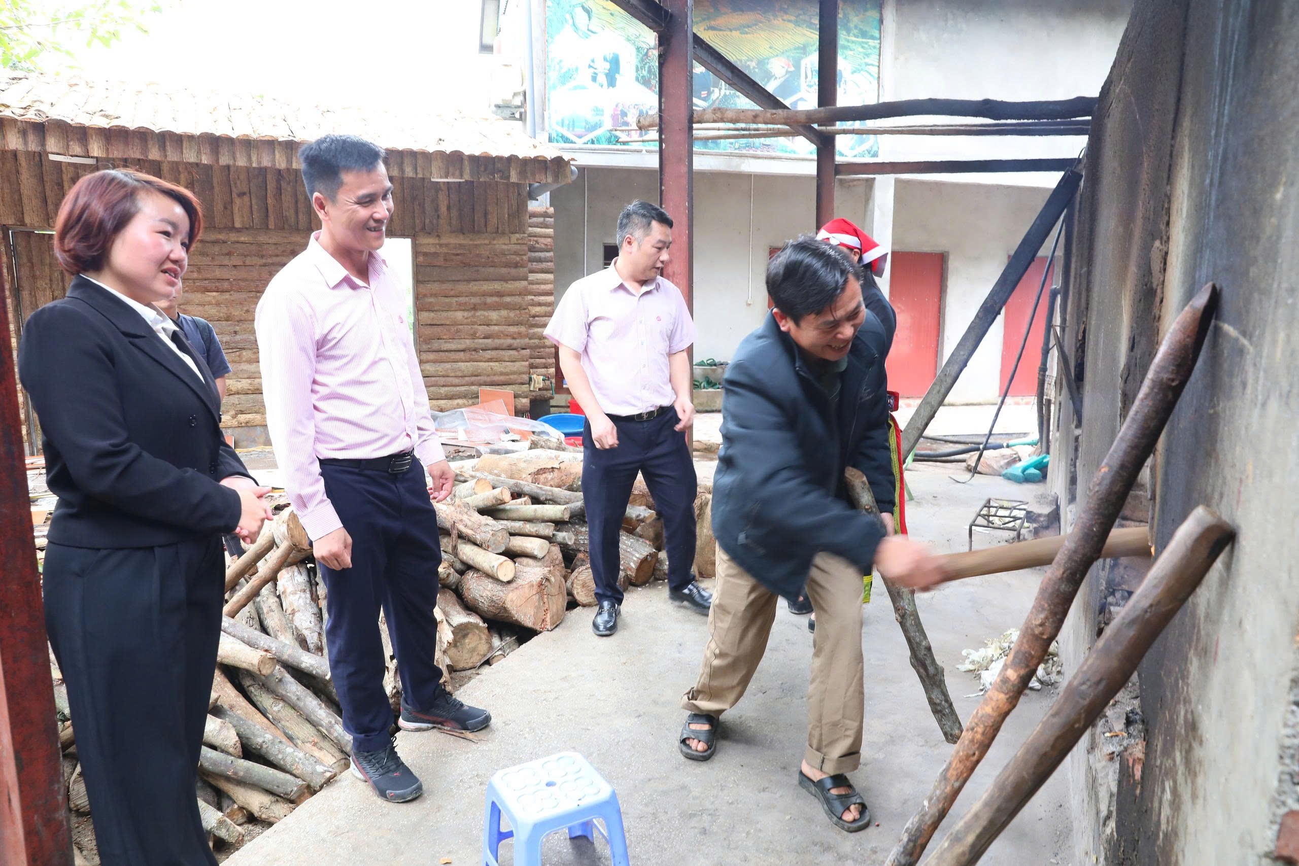 Vén mây trước 