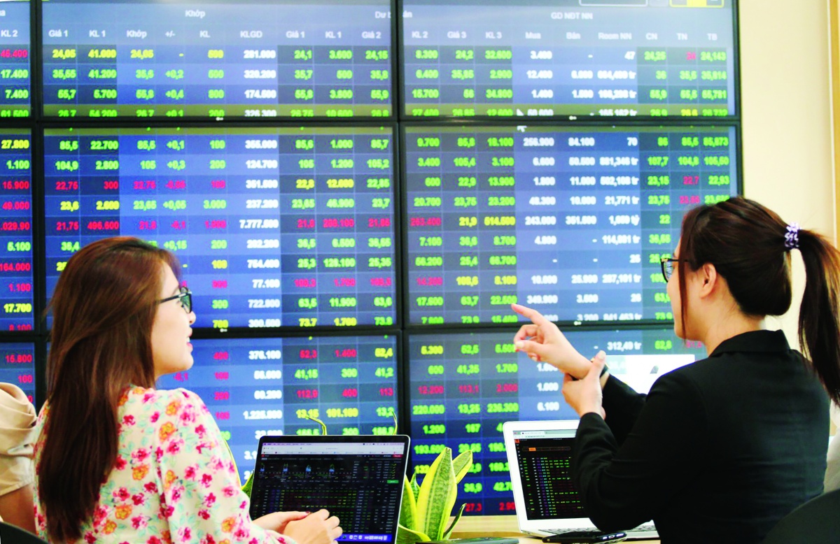 Thị trường chứng khoán Việt Nam trong năm 2025 vẫn giữ vững xu hướng tăng trưởng tích cực so với nhiều thị trường trong khu vực Thị trường chứng khoán Việt Nam trong năm 2025 vẫn giữ vững xu hướng tăng trưởng tích cực so với nhiều thị trường trong khu vực