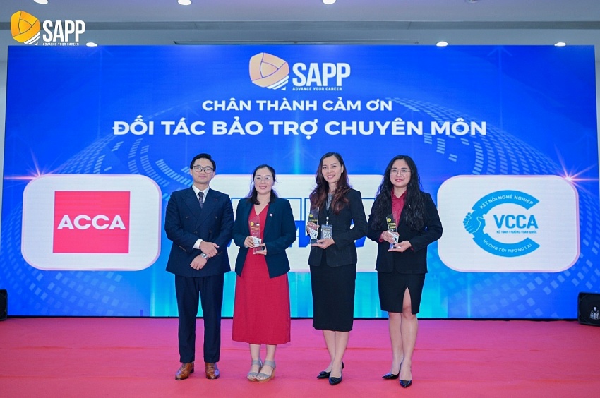 tại Hội nghị IFRS Pathway Summit 2025. Hội nghị cung cấp cho doanh nghiệp bức tranh toàn diện về lộ trình khi áp dụng IFRS tại Việt Nam tại Hội nghị IFRS Pathway Summit 2025. Hội nghị cung cấp cho doanh nghiệp bức tranh toàn diện về lộ trình khi áp dụng IFRS tại Việt Nam