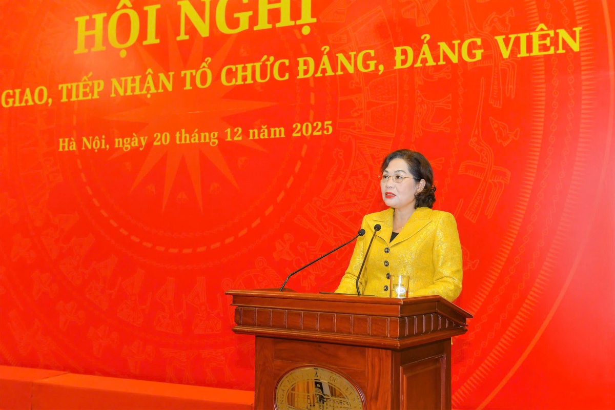 Bàn giao, tiếp nhận đảng bộ các ngân hàng, tổ chức thuộc Đảng bộ Chính phủ về Đảng bộ NHNN