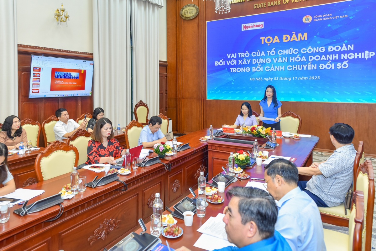 Công đoàn NHVN phối hợp tổ chức tọa đàm Vai trò của tổ chức công đoàn đối với xây dựng văn hóa doanh nghiệp trong bối cảnh chuyển đổi số, 11/2023 - Thông qua các hoạt động công đoàn, văn hóa doanh nghiệp ngày càng được bồi đắp và lan tỏa, trở thành động lực mạnh mẽ khơi dậy tinh thần sáng tạo cùng khát vọng cống hiến của đội ngũ người lao động trước những yêu cầu mới của thời đại. Công đoàn NHVN phối hợp tổ chức tọa đàm Vai trò của tổ chức công đoàn đối với xây dựng văn hóa doanh nghiệp trong bối cảnh chuyển đổi số, 11/2023 - Thông qua các hoạt động công đoàn, văn hóa doanh nghiệp ngày càng được bồi đắp và lan tỏa, trở thành động lực mạnh mẽ khơi dậy tinh thần sáng tạo cùng khát vọng cống hiến của đội ngũ người lao động trước những yêu cầu mới của thời đại.