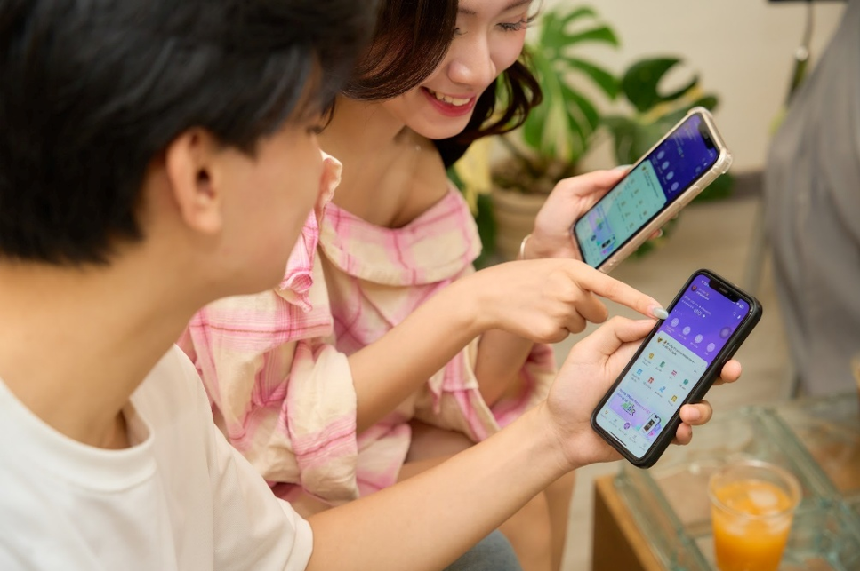 Các bạn trẻ tận dụng ưu đãi mùa cuối năm để chi tiêu dịp cao điểm trở nên “nhẹ tênh” Các bạn trẻ tận dụng ưu đãi mùa cuối năm để chi tiêu dịp cao điểm trở nên “nhẹ tênh”