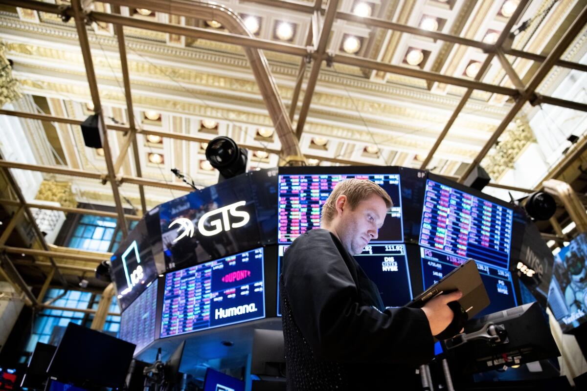 S&P 500 phá kỷ lục, công nghệ “kéo chỉ số” nhờ GDP Mỹ vượt dự báo trước thềm Giáng sinh S&P 500 phá kỷ lục, công nghệ “kéo chỉ số” nhờ GDP Mỹ vượt dự báo trước thềm Giáng sinh