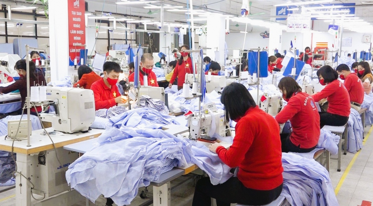 Đẩy mạnh cho vay doanh nghiệp tiếp tục là điểm nhấn trong hoạt động của ngành Ngân hàng trên địa bàn. Đẩy mạnh cho vay doanh nghiệp tiếp tục là điểm nhấn trong hoạt động của ngành Ngân hàng trên địa bàn.
