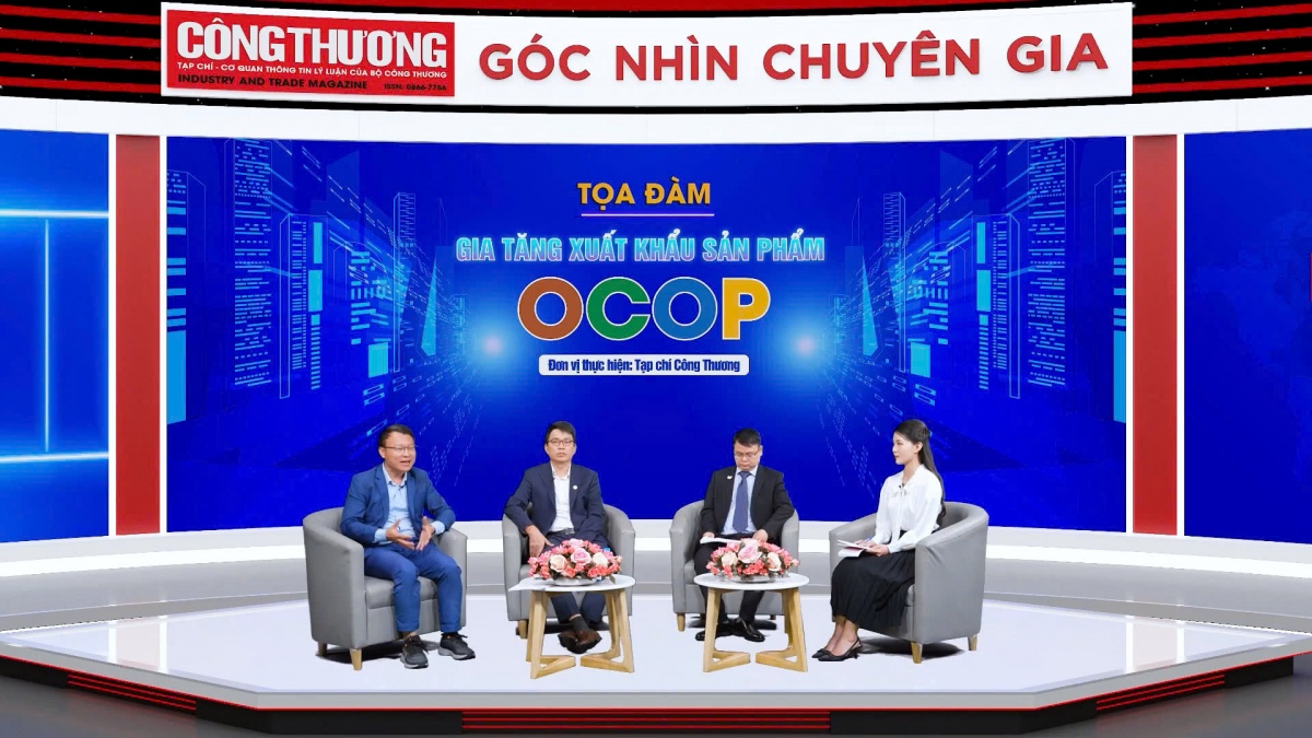 Các diễn giả tham gia trao đổi tại tọa đàm Các diễn giả tham gia trao đổi tại tọa đàm