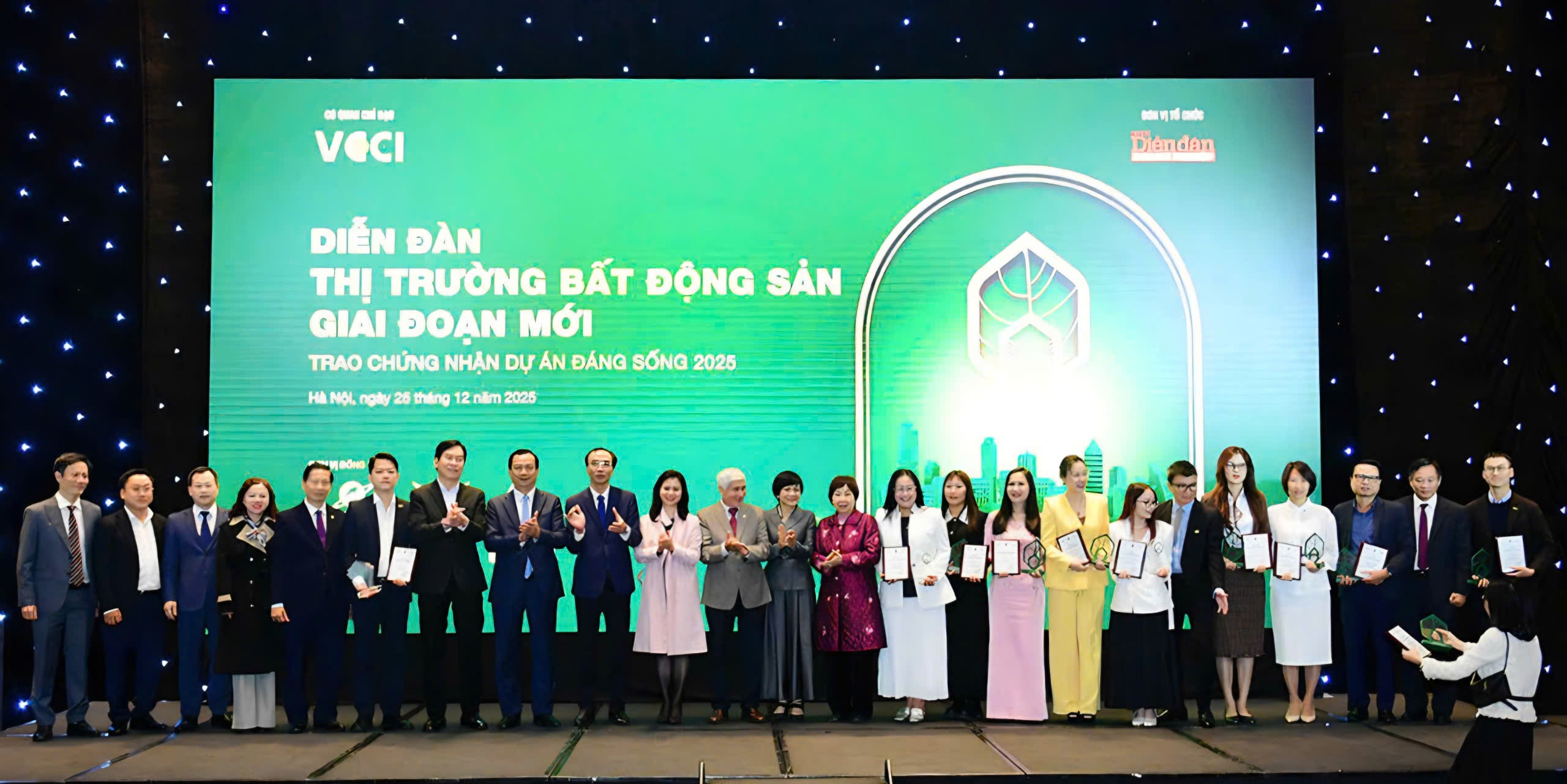 Trao chứng nhận Dự án Đáng sống 2025 cho các doanh nghiệp Trao chứng nhận Dự án Đáng sống 2025 cho các doanh nghiệp