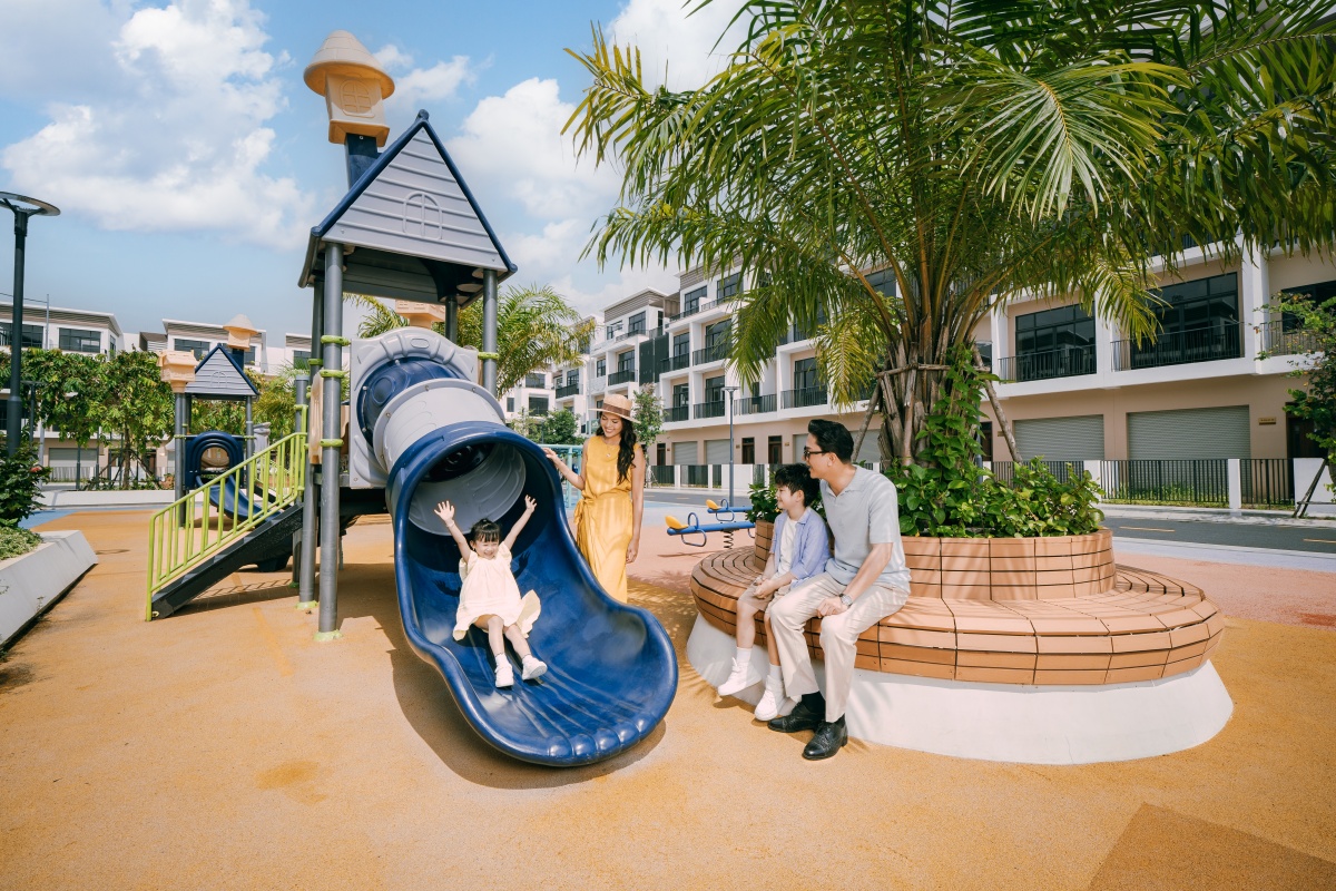 Hệ tiện ích của Dự án đáp ứng trọn vẹn nhu cầu của cư dân ở mọi lứa tuổi. Hệ tiện ích của Dự án đáp ứng trọn vẹn nhu cầu của cư dân ở mọi lứa tuổi.