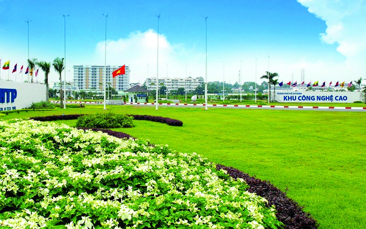 KCN và doanh nghiệp cần đồng thời chuyển đổi hạ tầng cứng sang hệ sinh thái trong việc chuyển đổi số và chuyển đổi xanh