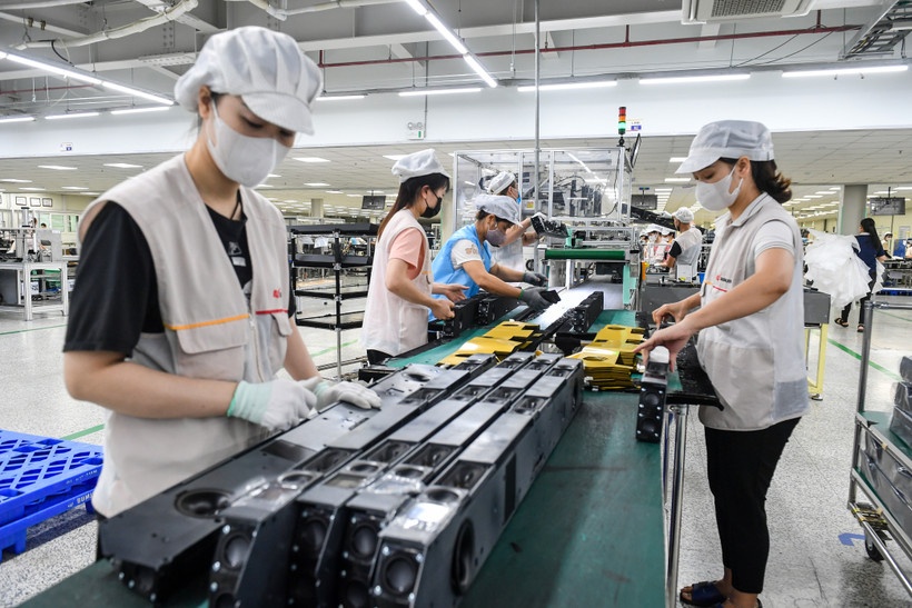 Trong lĩnh vực thuế giá trị gia tăng và thu nhập doanh nghiệp, một vấn đề được nhiều doanh nghiệp quan tâm là quy định bắt buộc thanh toán không dùng tiền mặt. 