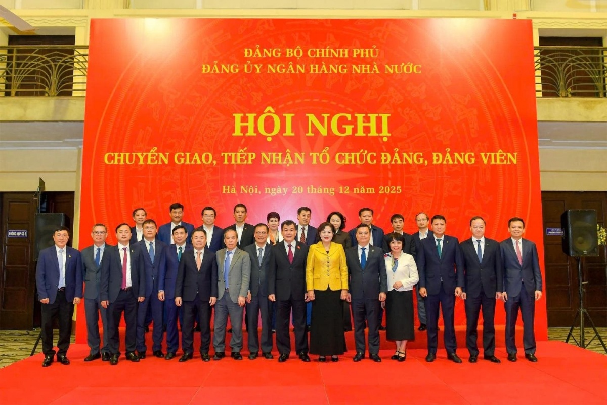 Trở về trực thuộc Đảng bộ NHNN: Chào đón dấu mốc mới trong hành trình phát triển của Đảng bộ BIDV Trở về trực thuộc Đảng bộ NHNN: Chào đón dấu mốc mới trong hành trình phát triển của Đảng bộ BIDV