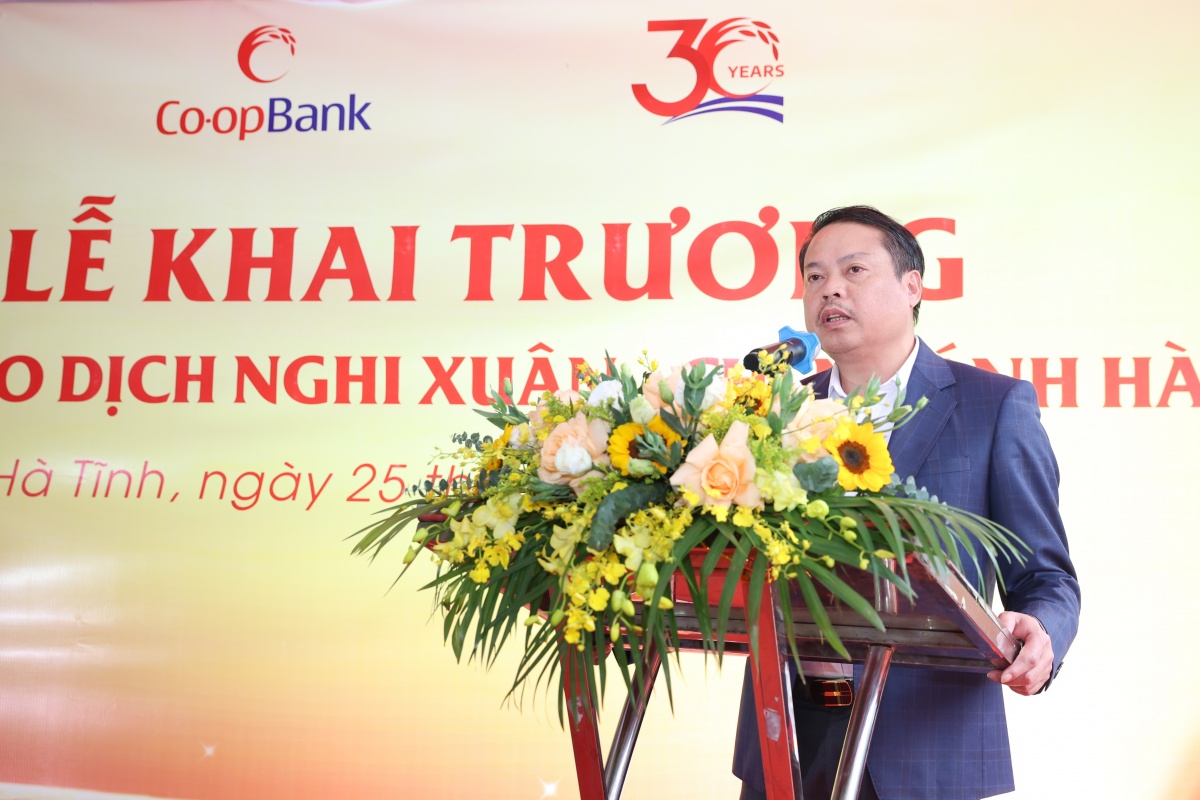 Ông Nguyễn Văn Trung - Phó Giám đốc NHNN khu vực 8 phát biểu tại Lễ Khai trương Phòng giao dịch Nghi Xuân - Co-opBank Chi nhánh Hà Tĩnh Ông Nguyễn Văn Trung - Phó Giám đốc NHNN khu vực 8 phát biểu tại Lễ Khai trương Phòng giao dịch Nghi Xuân - Co-opBank Chi nhánh Hà Tĩnh