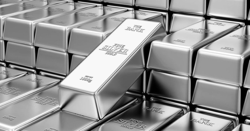 Goldman Sachs: Giá bạc rất nhạy cảm với dòng vốn