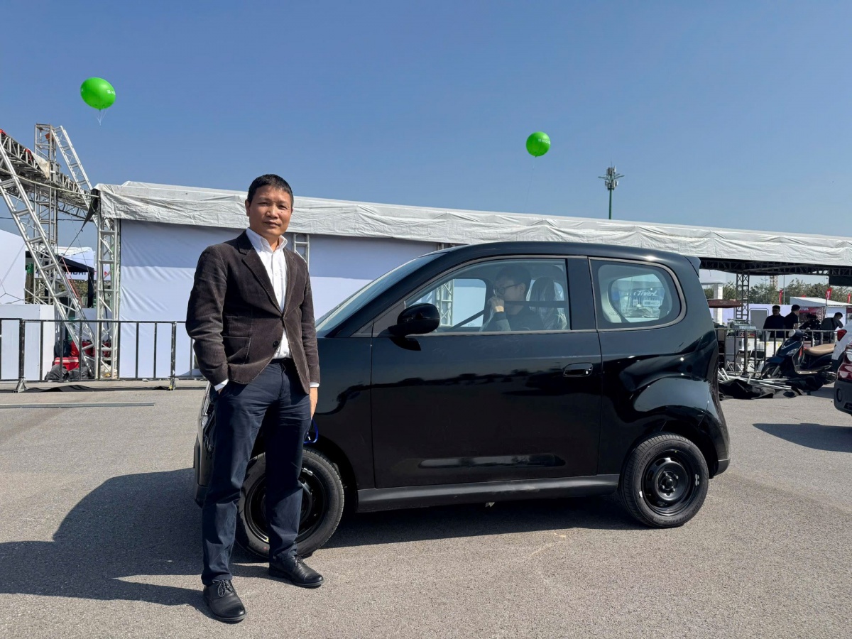 Chuyên gia Nguyễn Mạnh Thắng (WhatcarVN) đánh giá cao chất lượng vận hành của Minio Green Chuyên gia Nguyễn Mạnh Thắng (WhatcarVN) đánh giá cao chất lượng vận hành của Minio Green