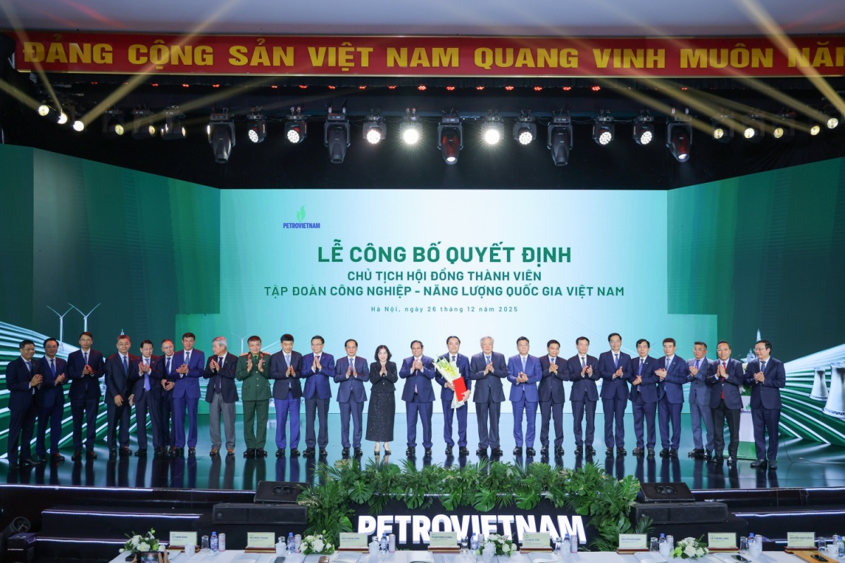 Petrovietnam vững bước tiên phong trong kỷ nguyên phát triển mới Petrovietnam vững bước tiên phong trong kỷ nguyên phát triển mới