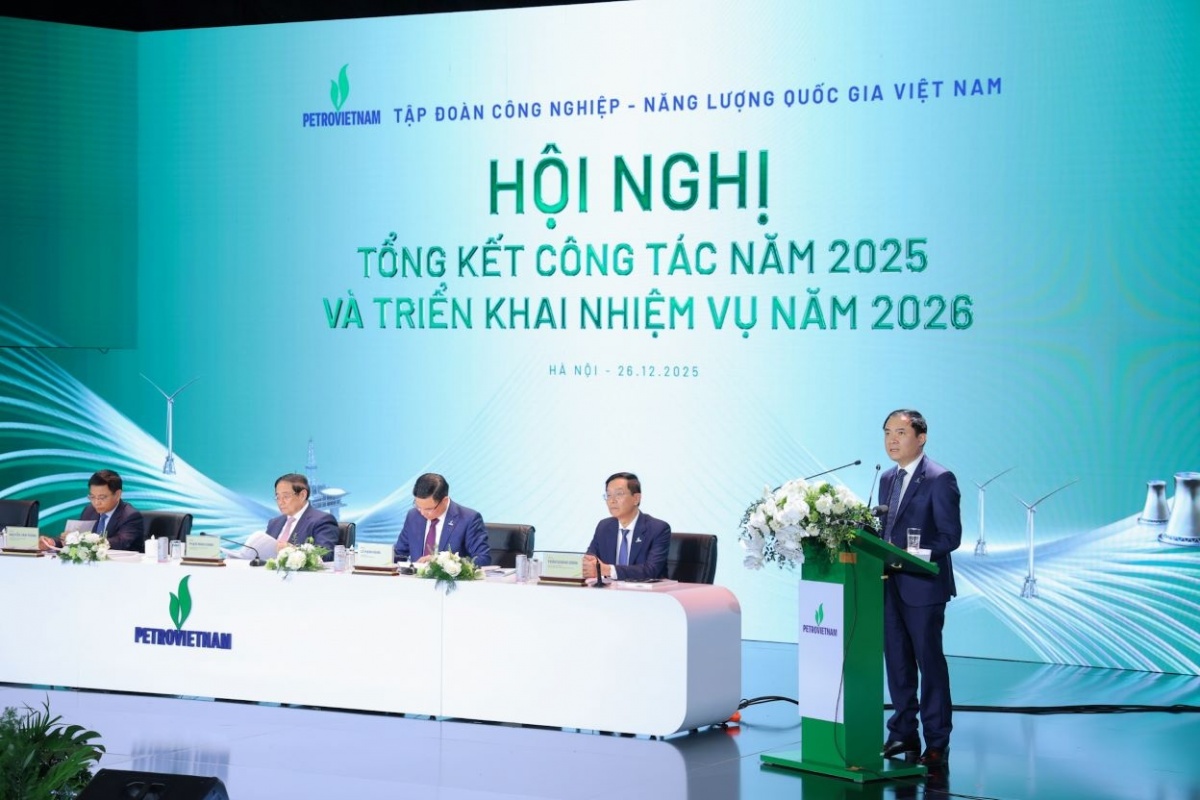 Đồng chí Lê Ngọc Sơn - Chủ tịch HĐTV, Tổng Giám đốc Tập đoàn phát biểu tại hội nghị Đồng chí Lê Ngọc Sơn - Chủ tịch HĐTV, Tổng Giám đốc Tập đoàn phát biểu tại hội nghị